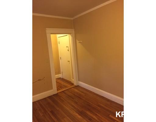 1 bed, 1 bath apartment for rent at 28 Quint Ave, Allston — photo 2 of 4