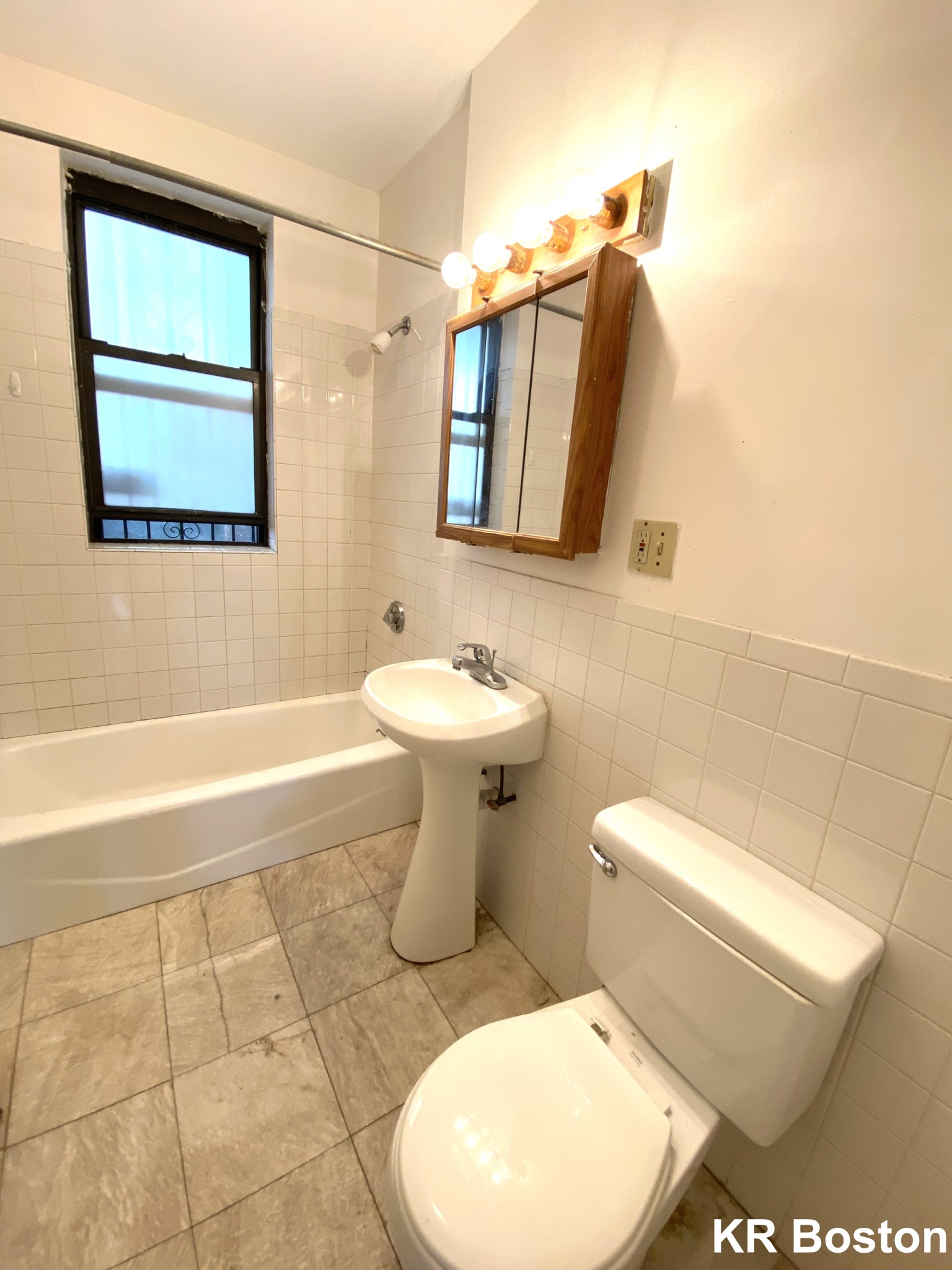 17 Cummings Rd, Brighton