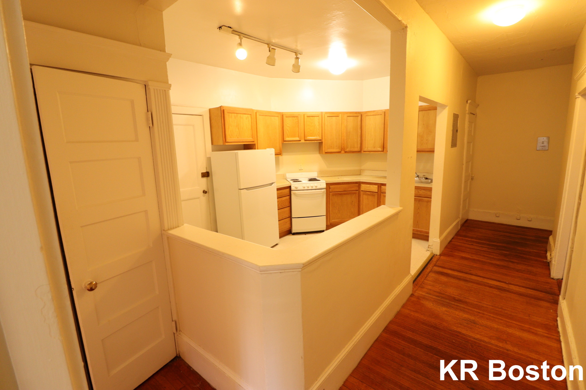 1595 Beacon St, Washington Square