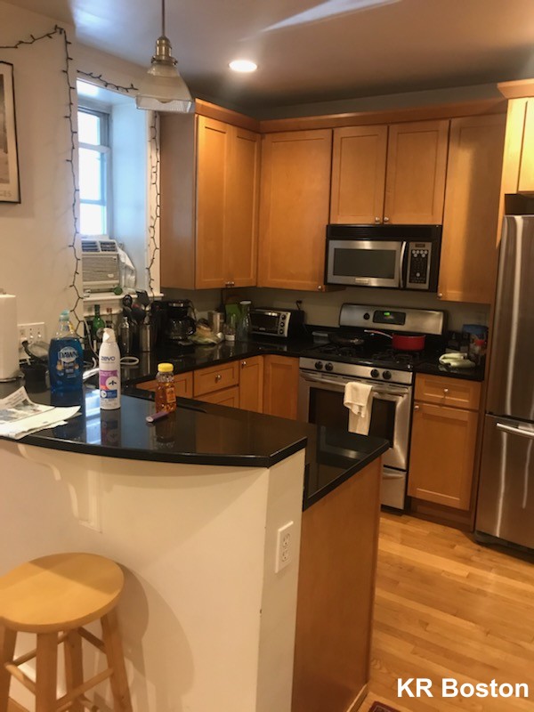 3 bed, 1 bath apartment for rent at 135 West 8th St Unit 1, Boston