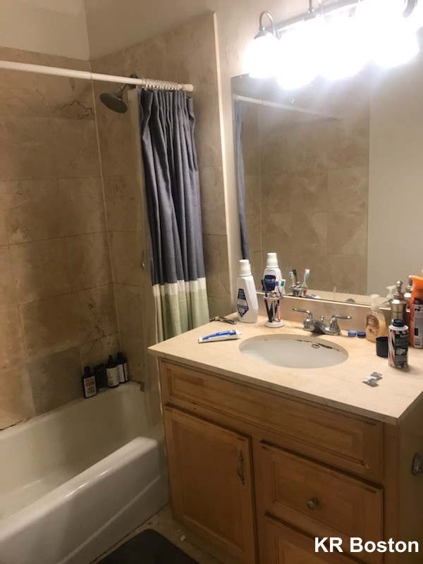 3 bed, 1 bath apartment for rent at 135 West 8th St Unit 1, Boston — photo 3 of 8