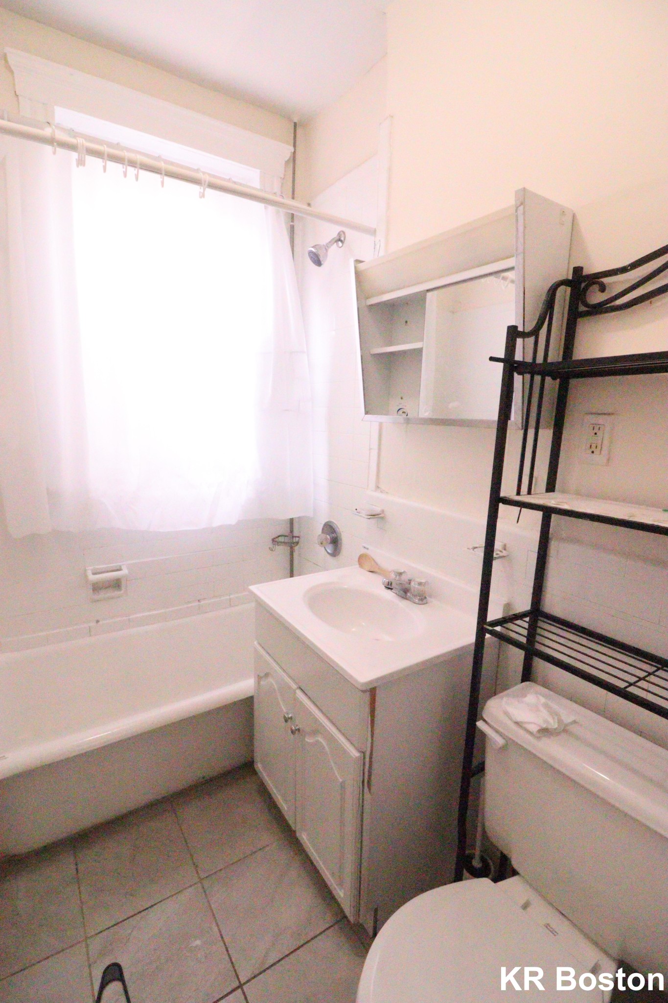 2 bed, 1 bath apartment for rent at 132 Washington St Unit 6, Brighton — photo 3 of 21