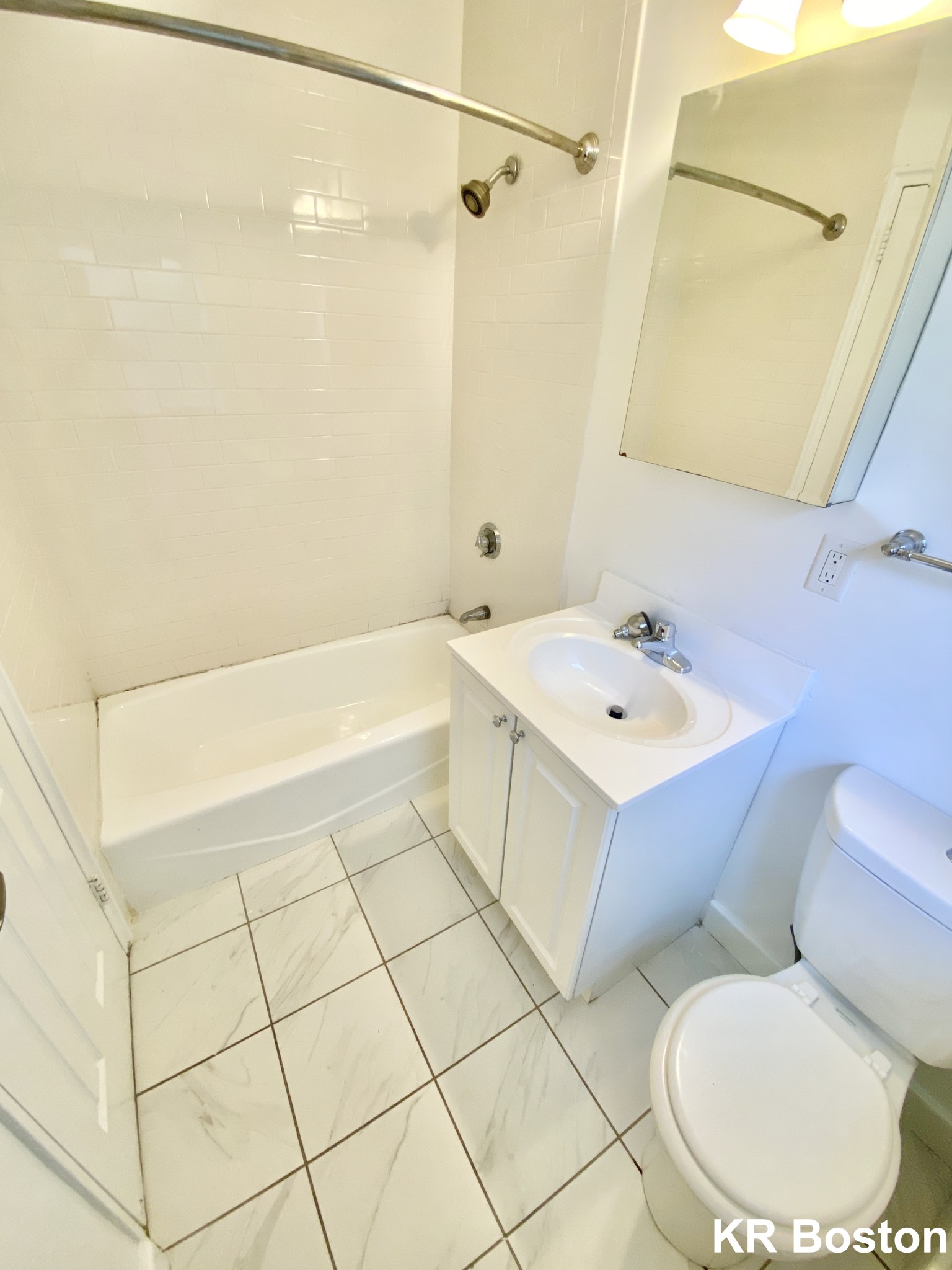2 bed, 1.5 bath apartment for rent at 88 Gerry, Chestnut Hill — photo 5 of 13
