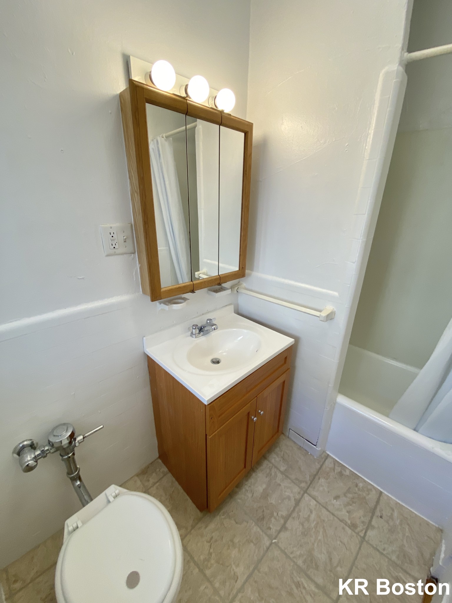 127 Sutherland Rd, Allston