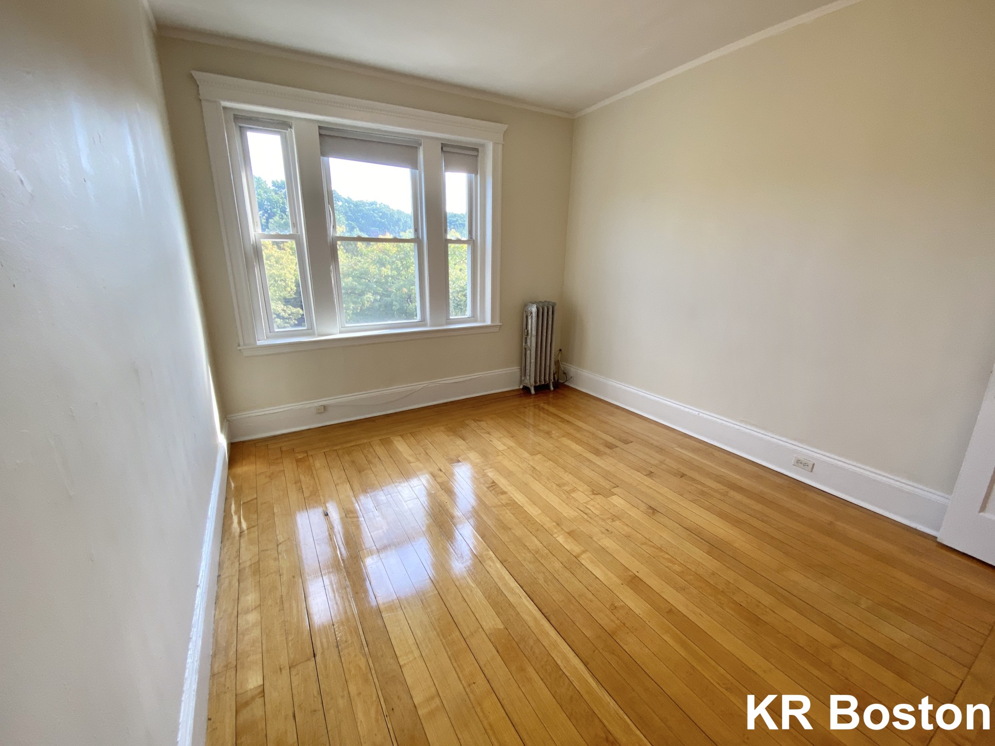 1822 Beacon St, Chestnut Hill