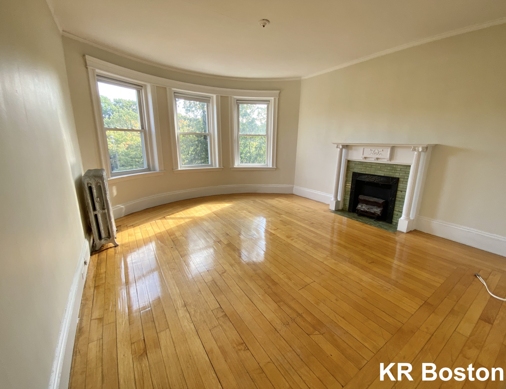 1822 Beacon St, Chestnut Hill