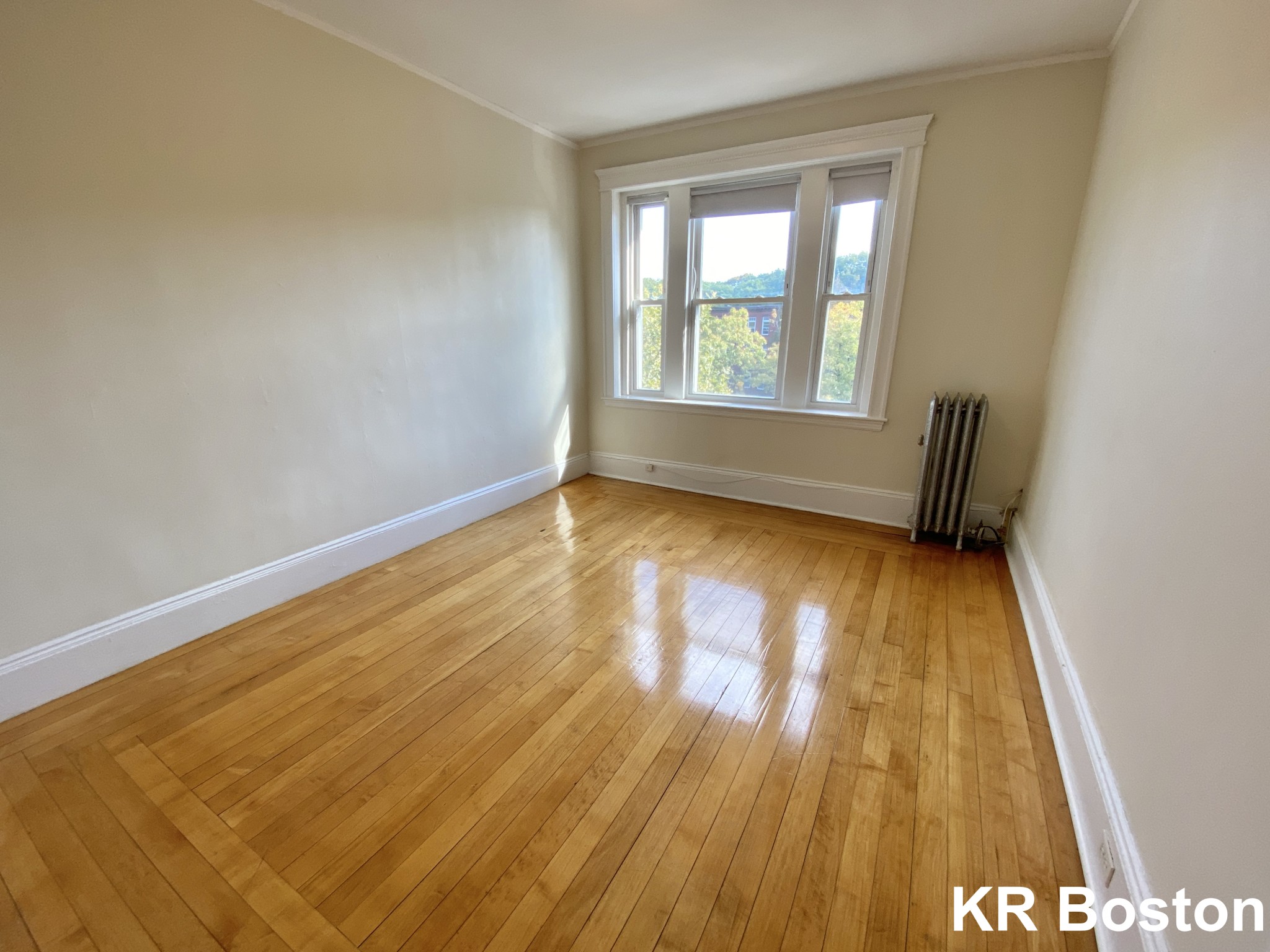 1822 Beacon St, Chestnut Hill