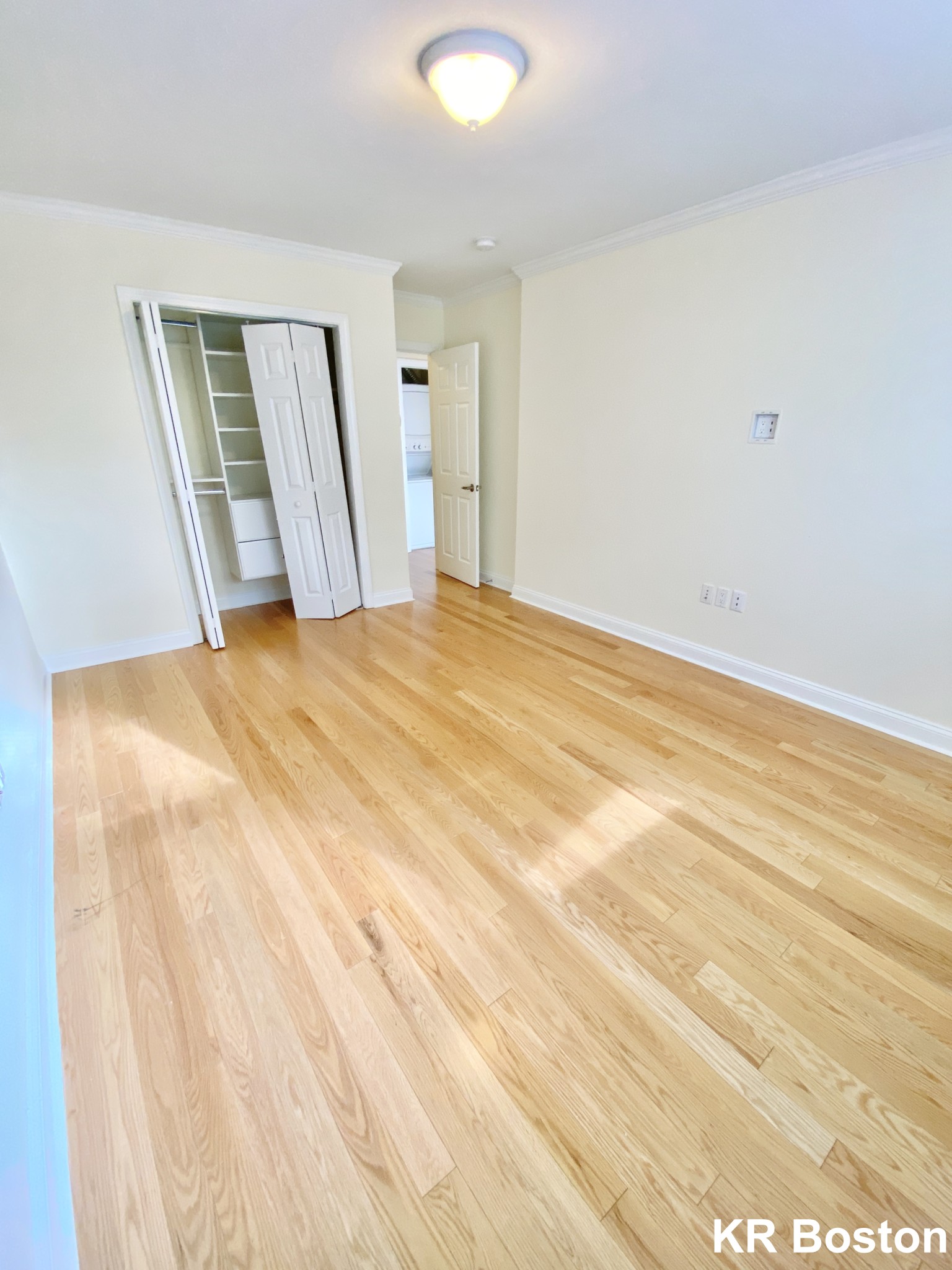 2 bed, 1.5 bath apartment for rent at 515 Vfw Pkwy, Brookline — photo 8 of 14