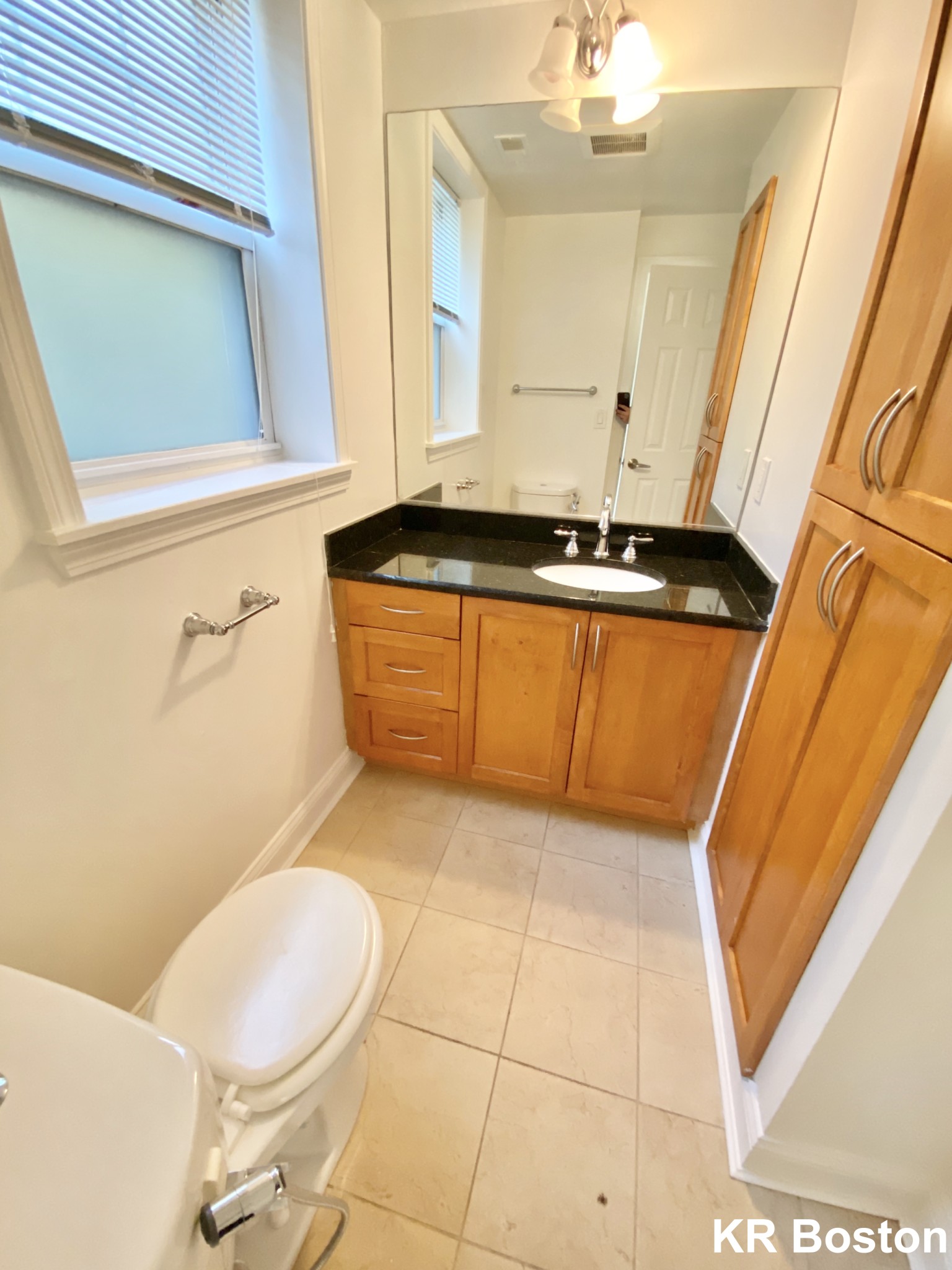 2 bed, 1.5 bath apartment for rent at 515 Vfw Pkwy, Brookline — photo 4 of 14
