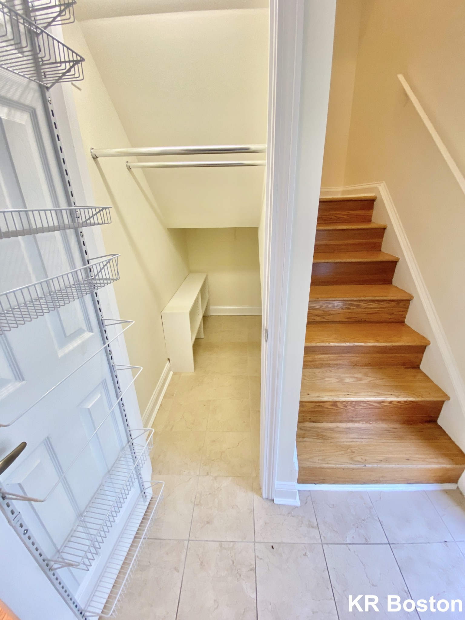 2 bed, 1.5 bath apartment for rent at 515 Vfw Pkwy, Brookline — photo 13 of 14