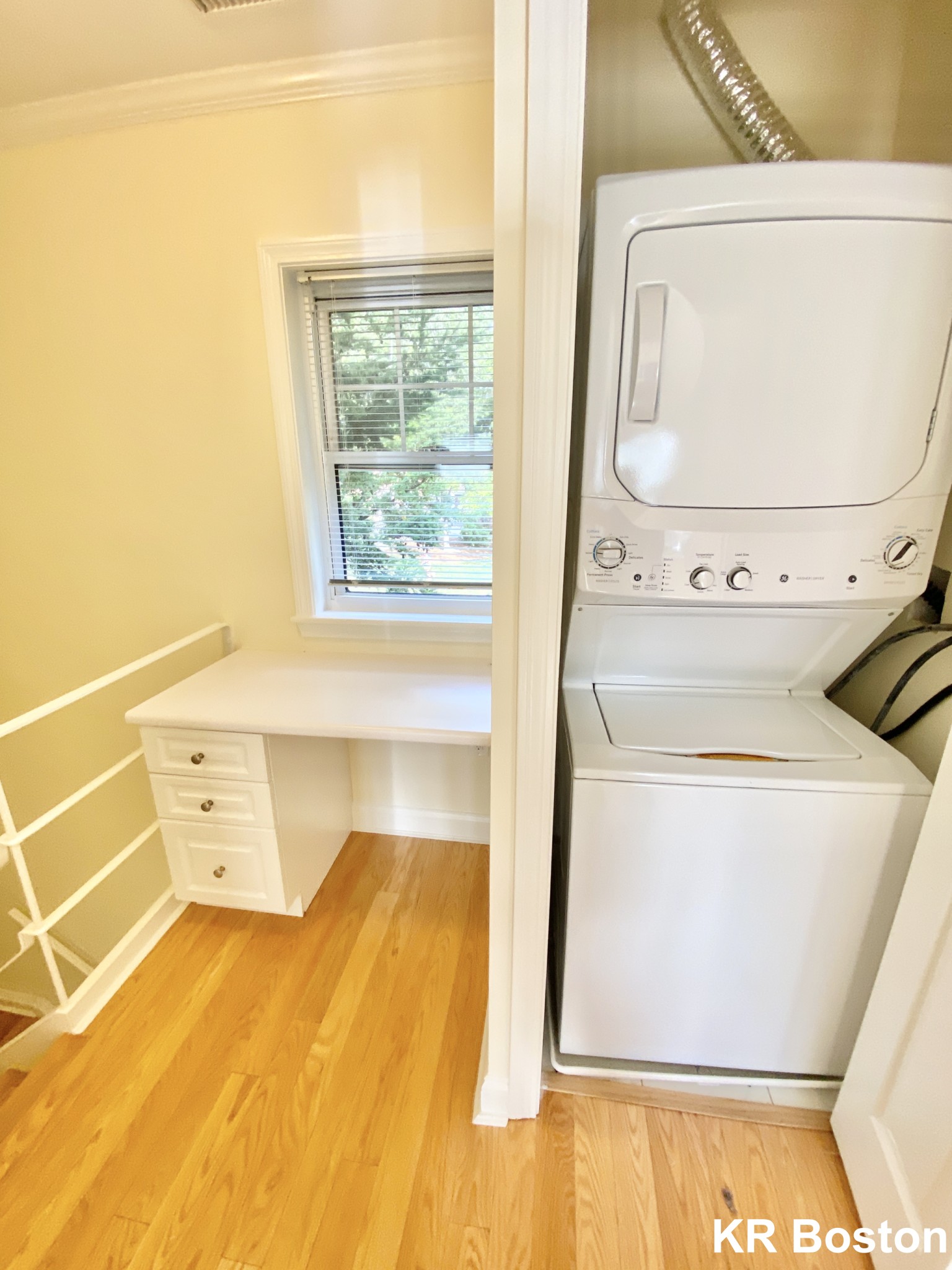2 bed, 1.5 bath apartment for rent at 515 Vfw Pkwy, Brookline — photo 12 of 14