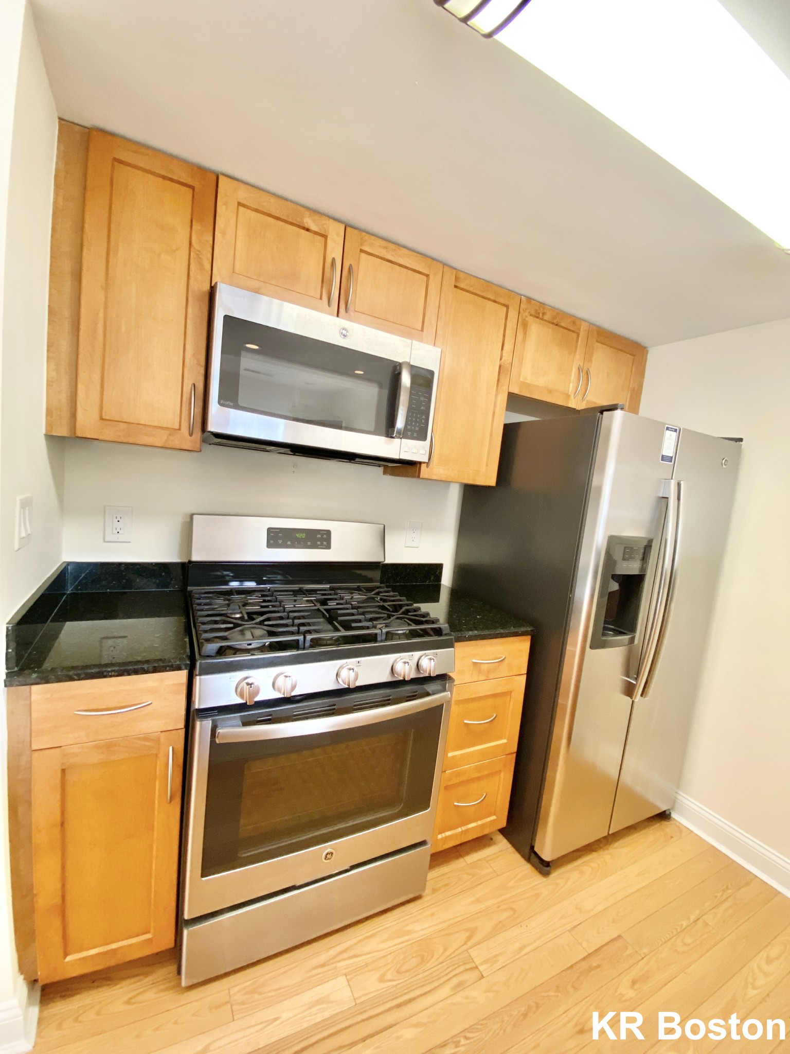 2 bed, 1.5 bath apartment for rent at 515 Vfw Pkwy, Brookline — photo 2 of 14