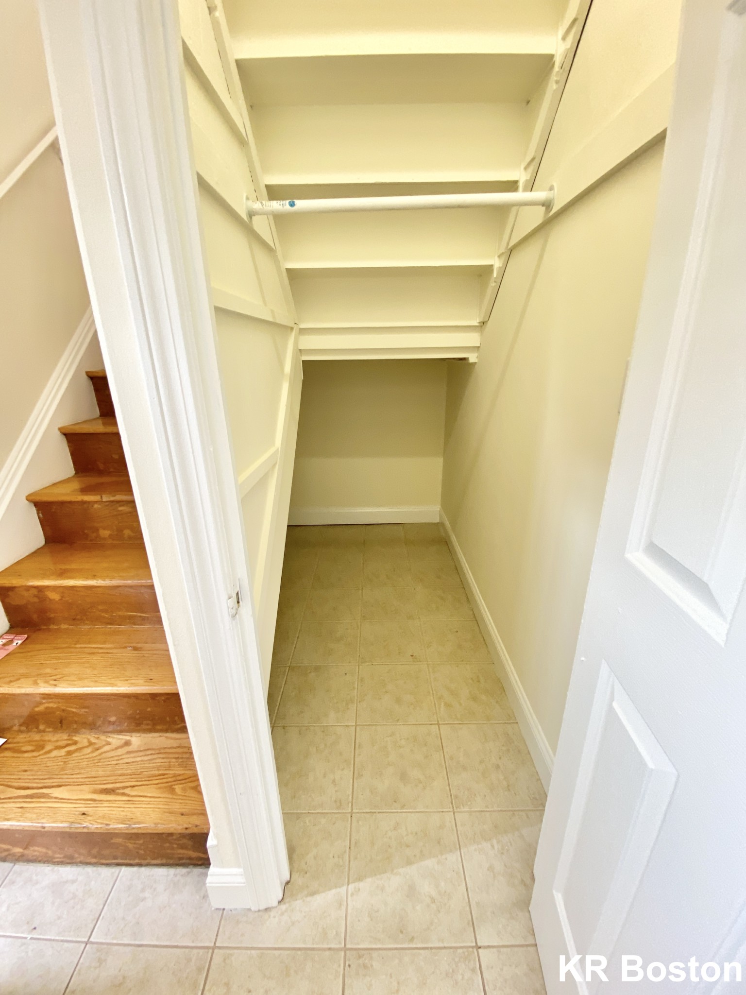 1 bed, 1 bath apartment for rent at 71 Gerry, Brookline — photo 9 of 10