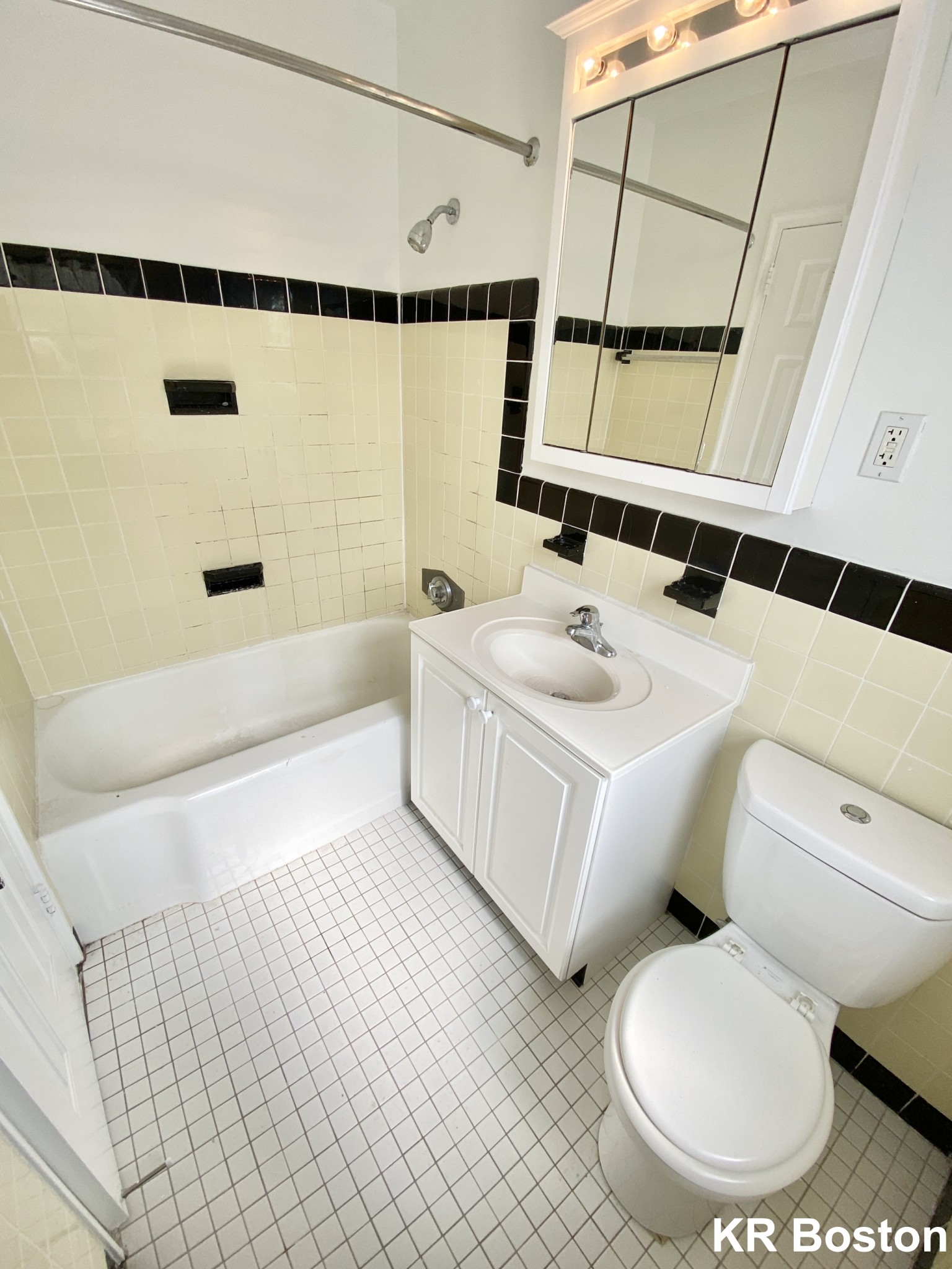 1 bed, 1 bath apartment for rent at 71 Gerry, Brookline — photo 7 of 10