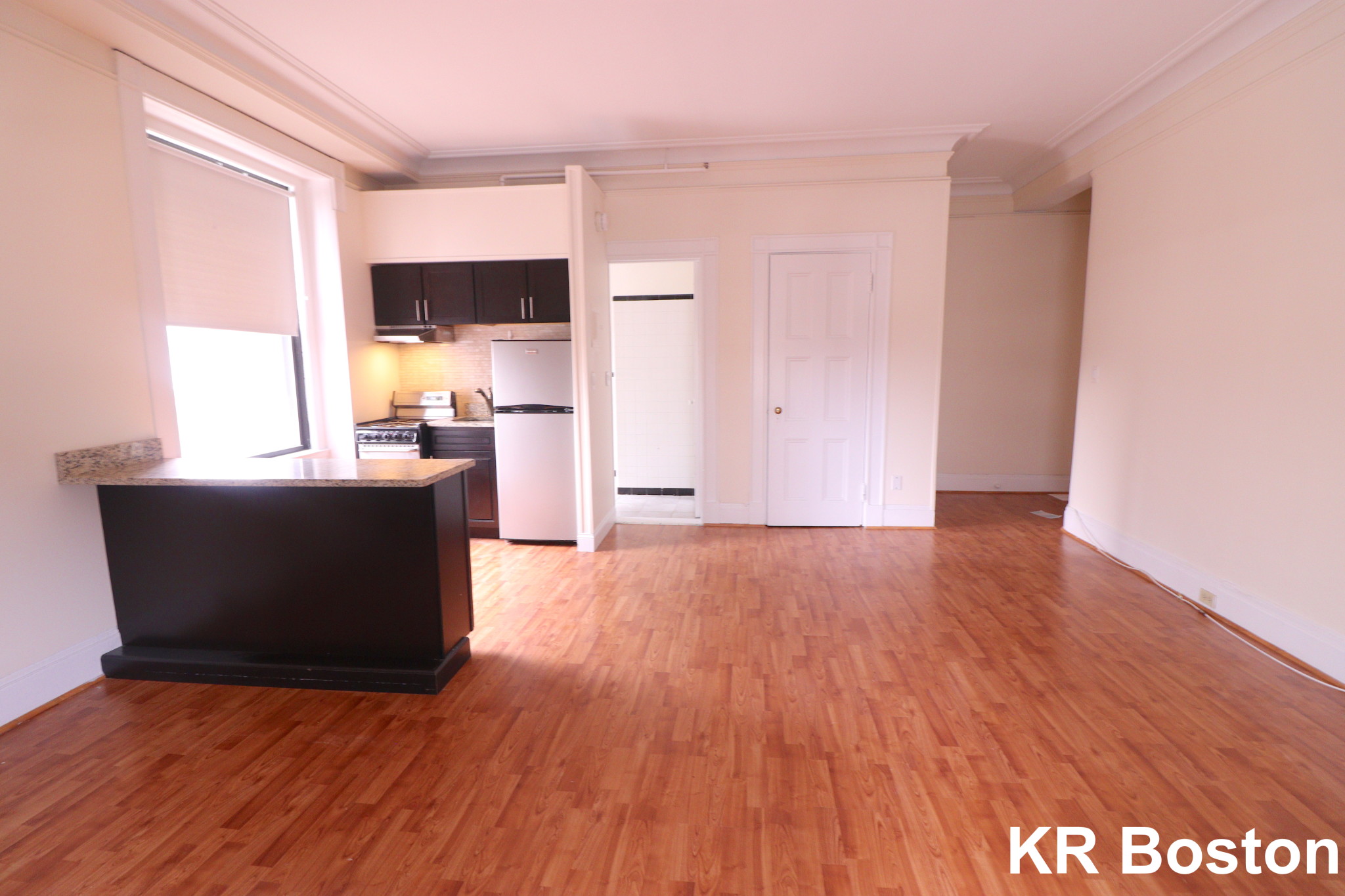 Studio bed, 1 bath apartment for rent at 62 Boylston St Unit 825, Back Bay — photo 5 of 9
