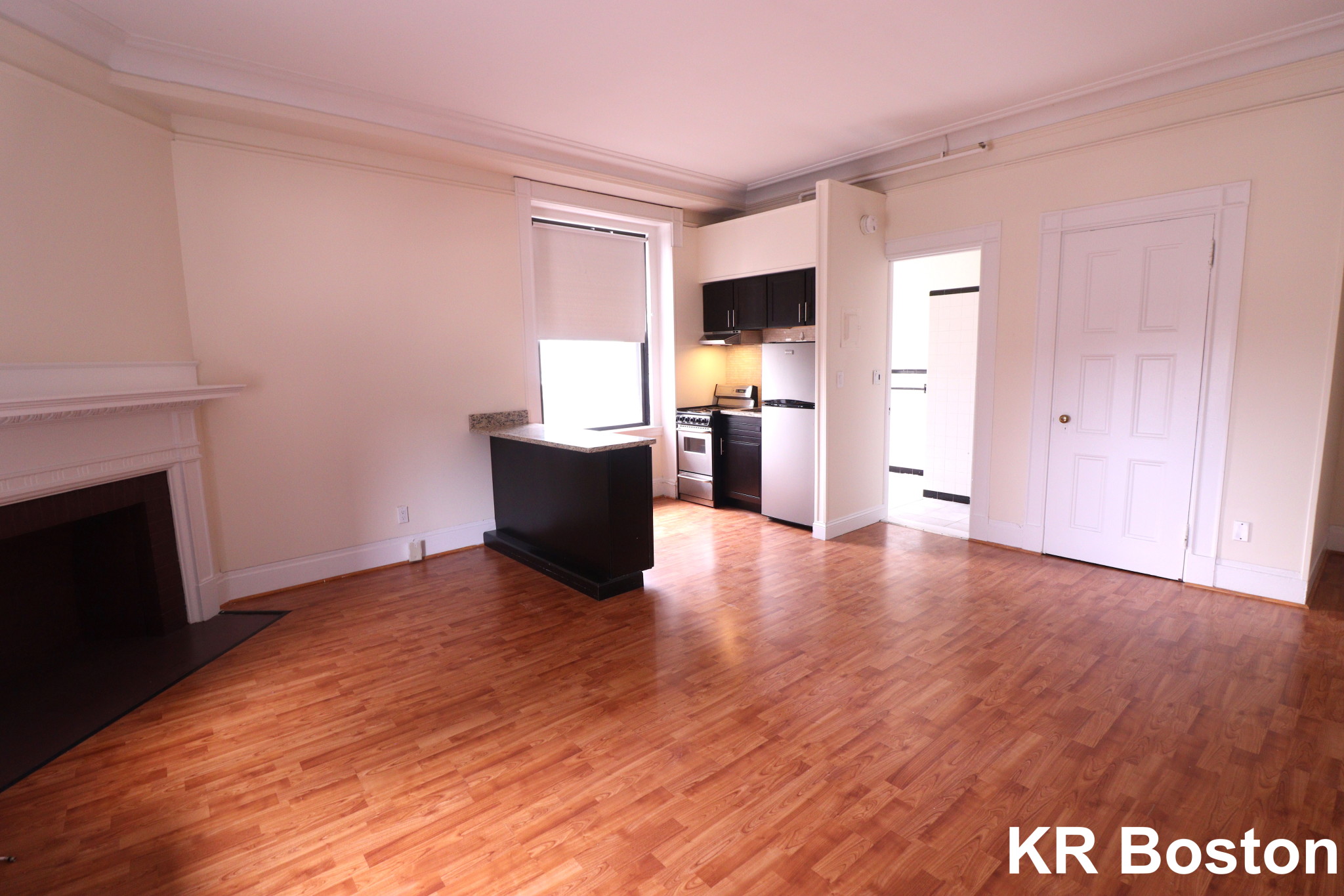 Studio bed, 1 bath apartment for rent at 62 Boylston St Unit 825, Back Bay — photo 2 of 9