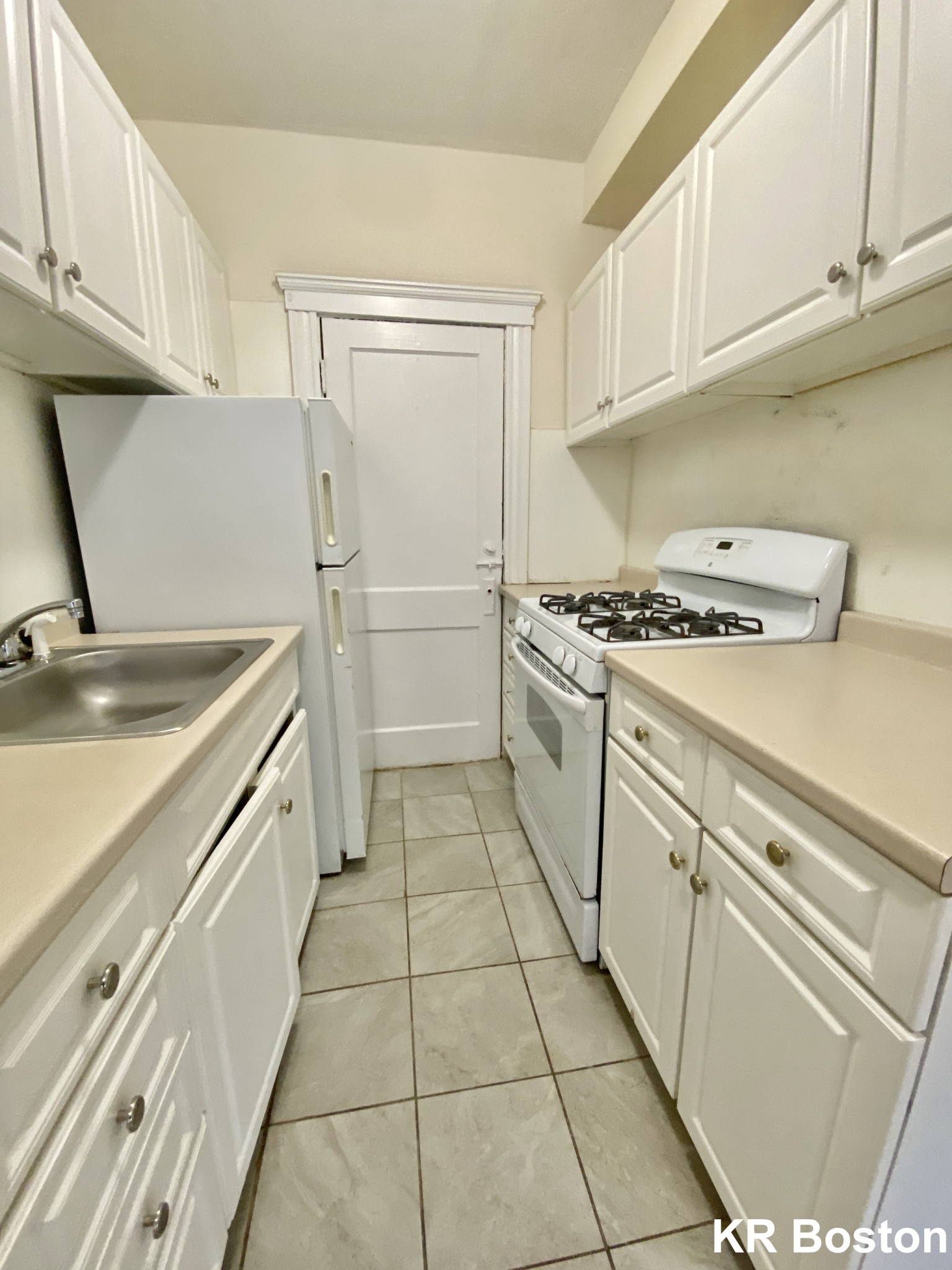 2 bed, 1 bath apartment for rent at 131 Washington St Unit 5, Brighton — photo 3 of 10