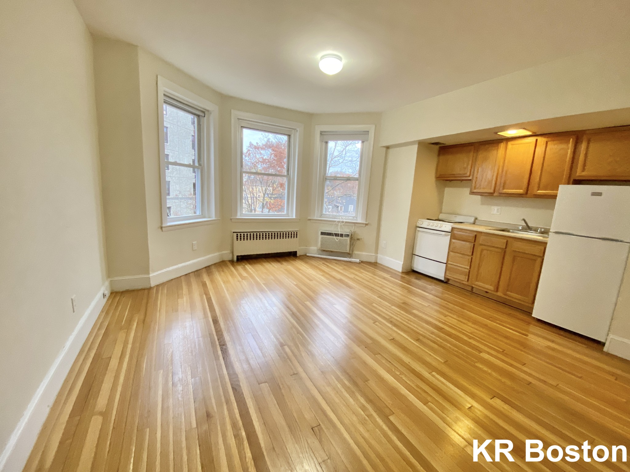 33 Lancaster Ter, Washington Square