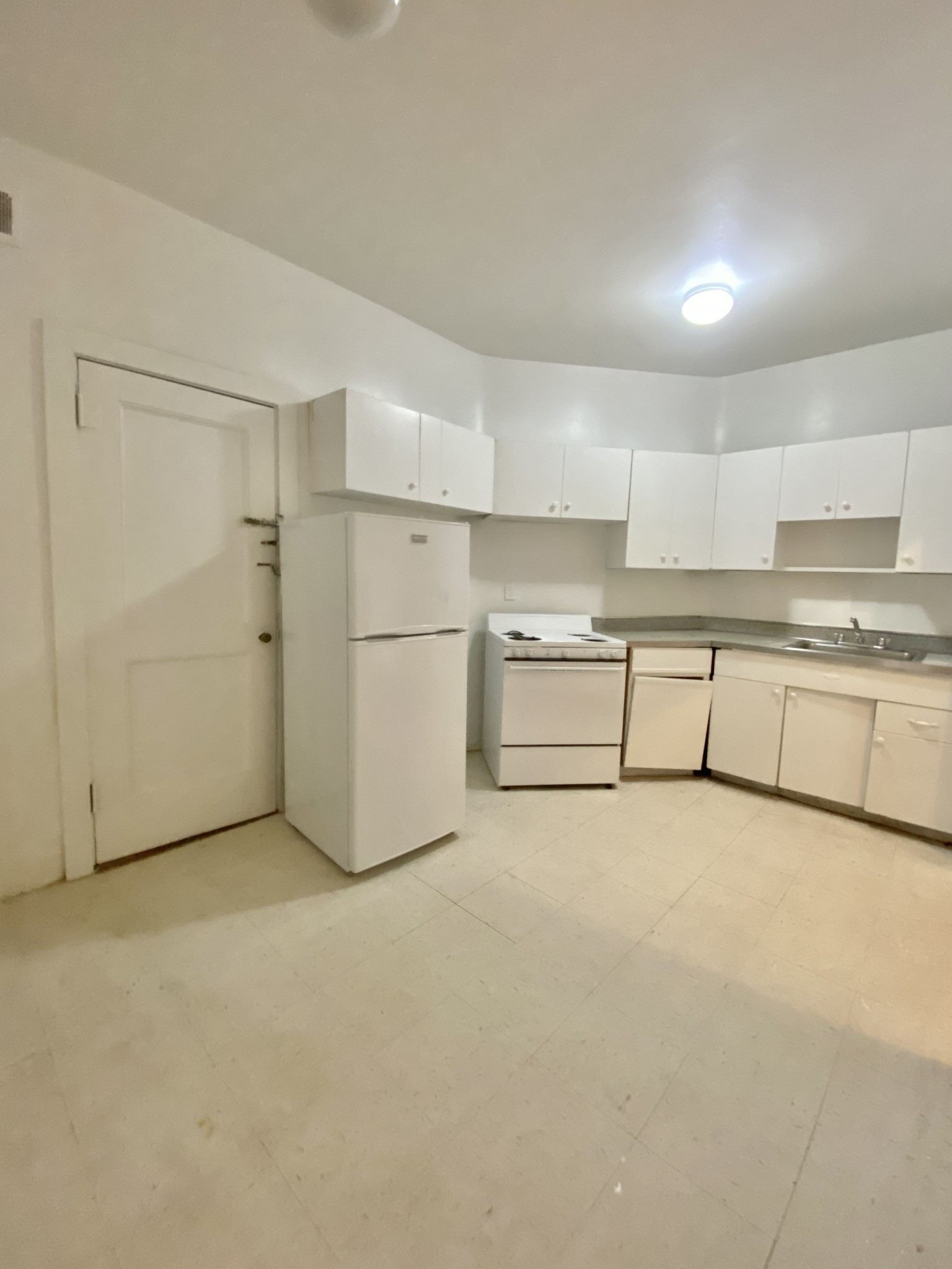 1595 Beacon St, Washington Square