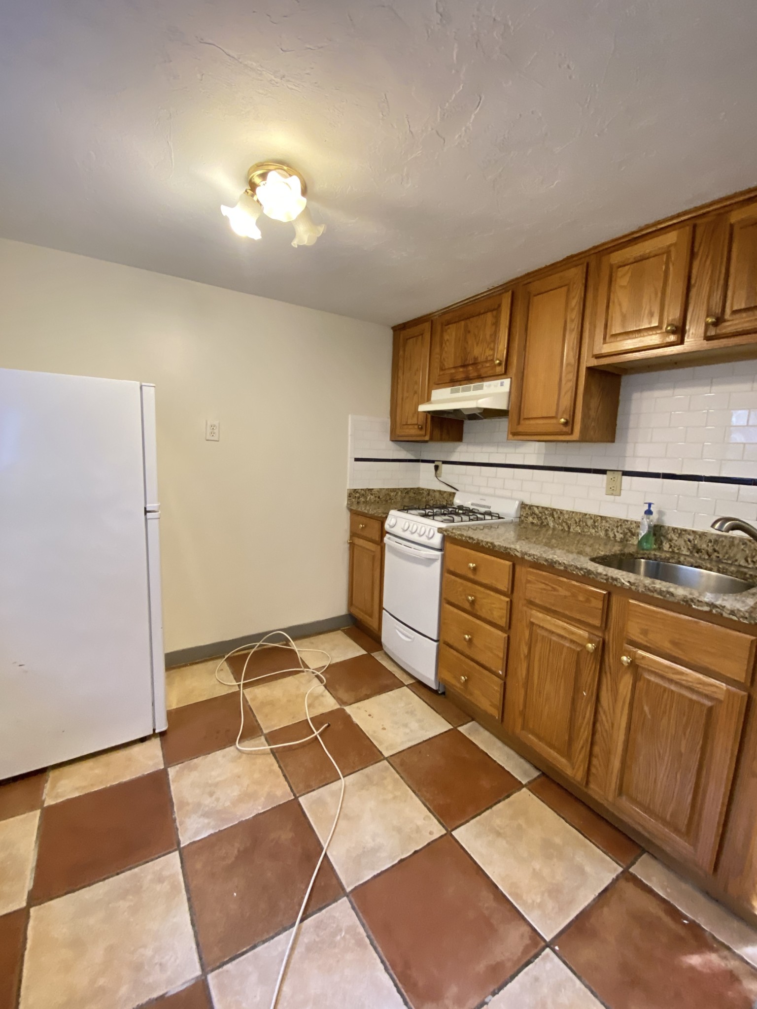 1 bed, 1 bath apartment for rent at 103 Gordon St Unit G2, Brighton — photo 3 of 19