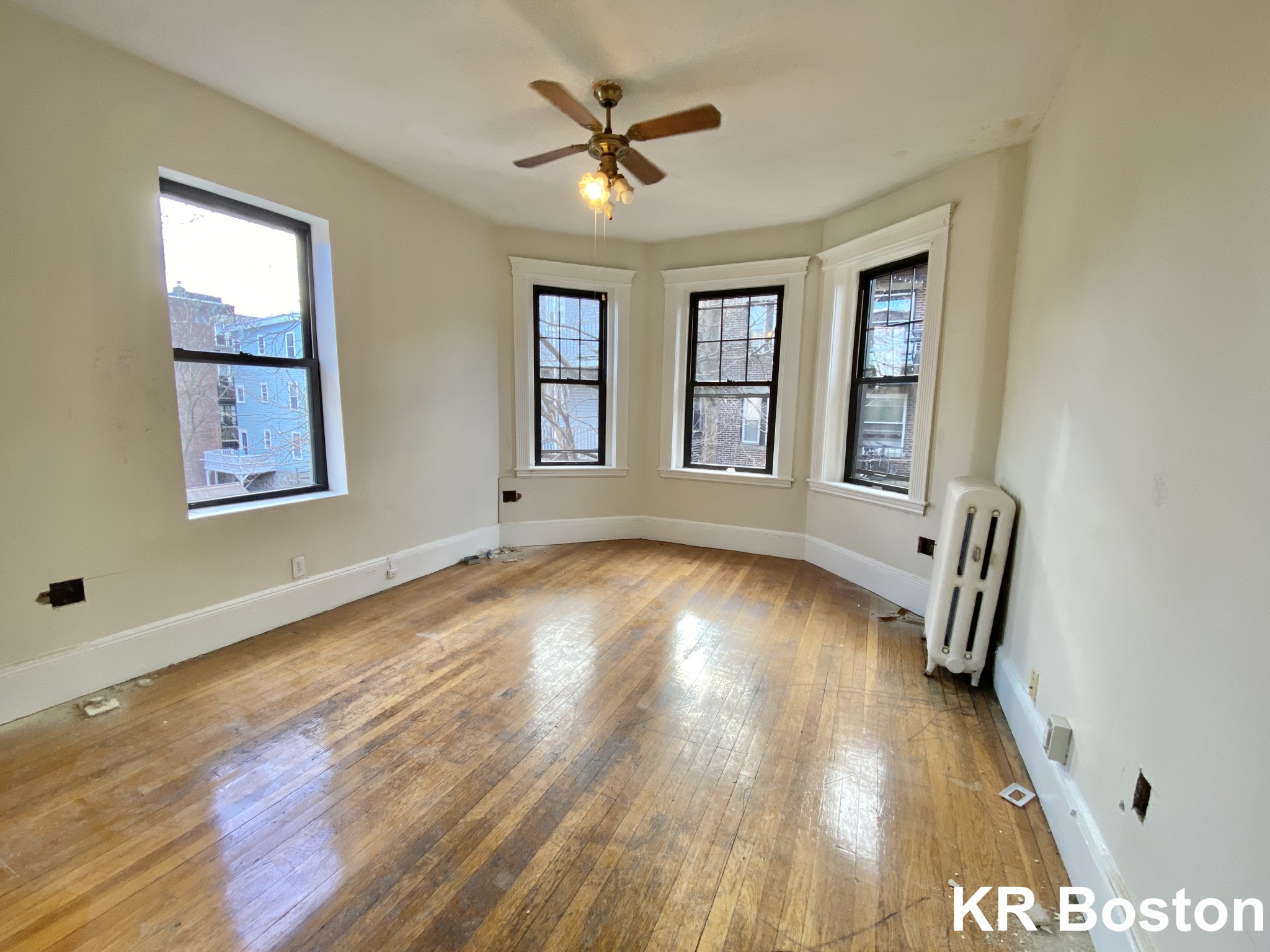 2 bed, 1 bath apartment for rent at 1412 Commonwealth Ave Unit 14, Brighton