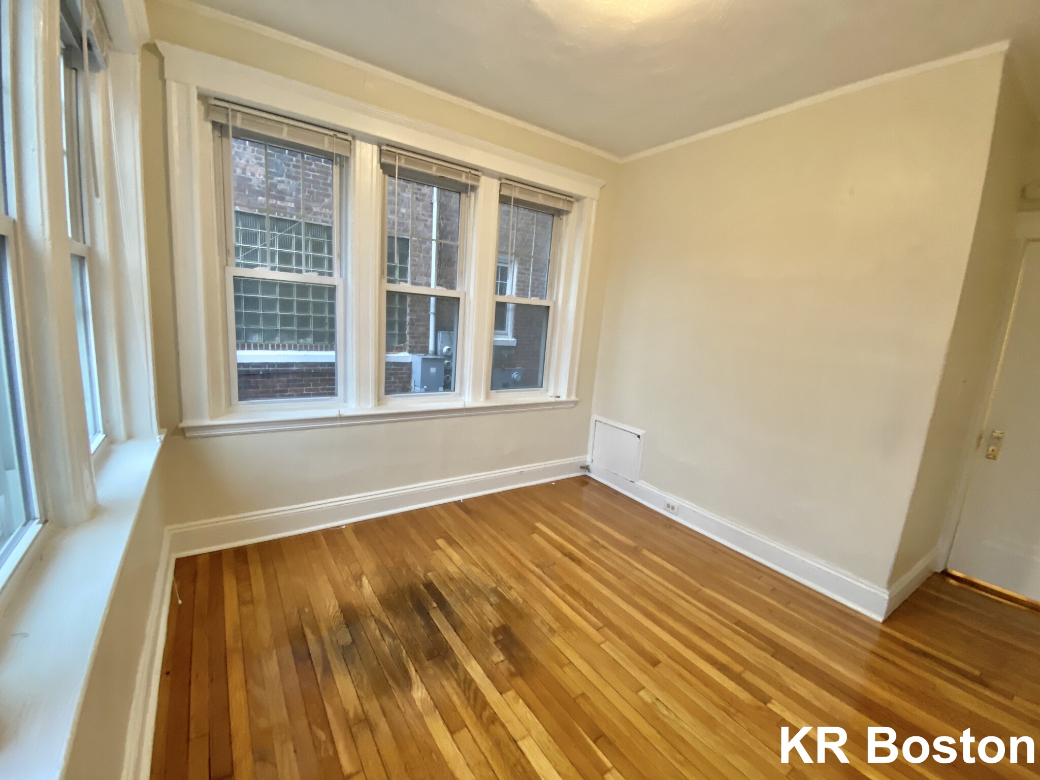 724 Washington St, Washington Square