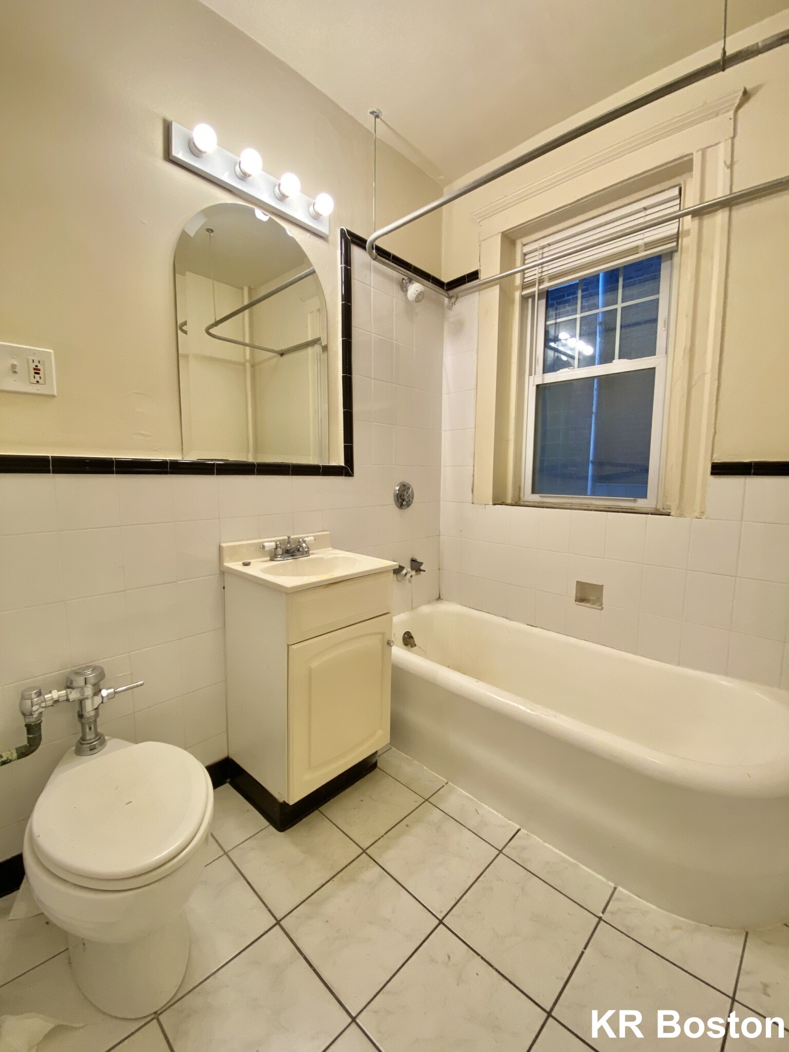 724 Washington St, Washington Square