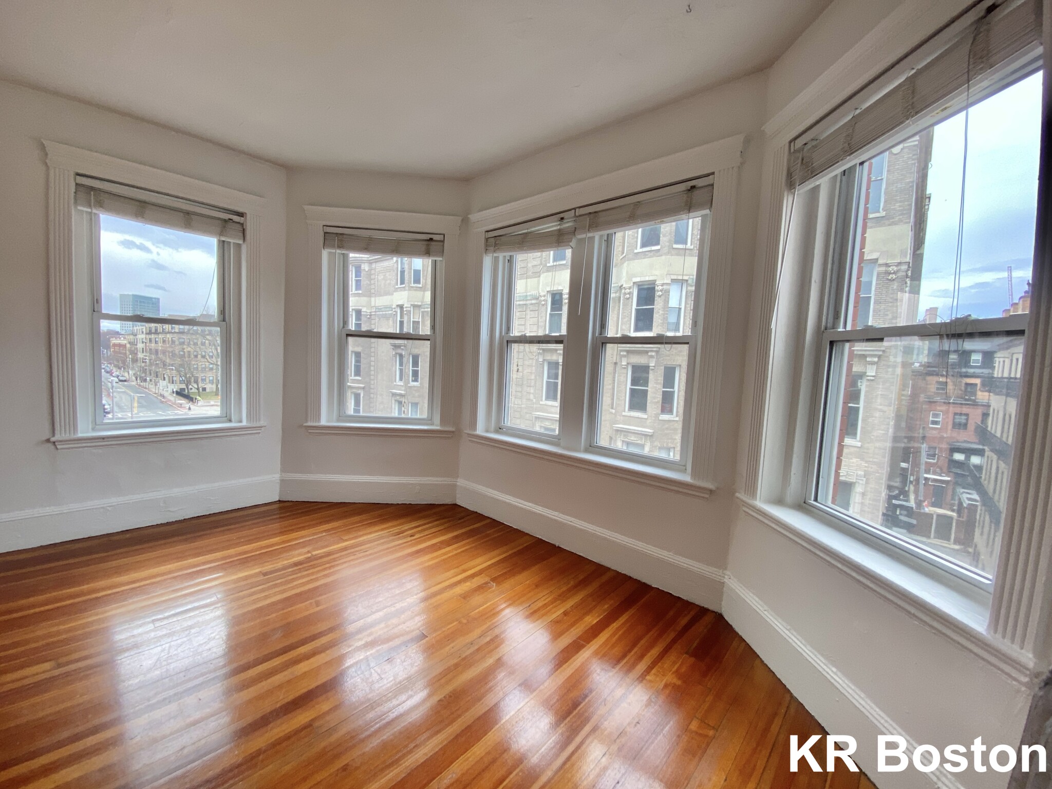 2 bed, 1 bath apartment for rent at 64 Hemenway St Unit 22, Fenway