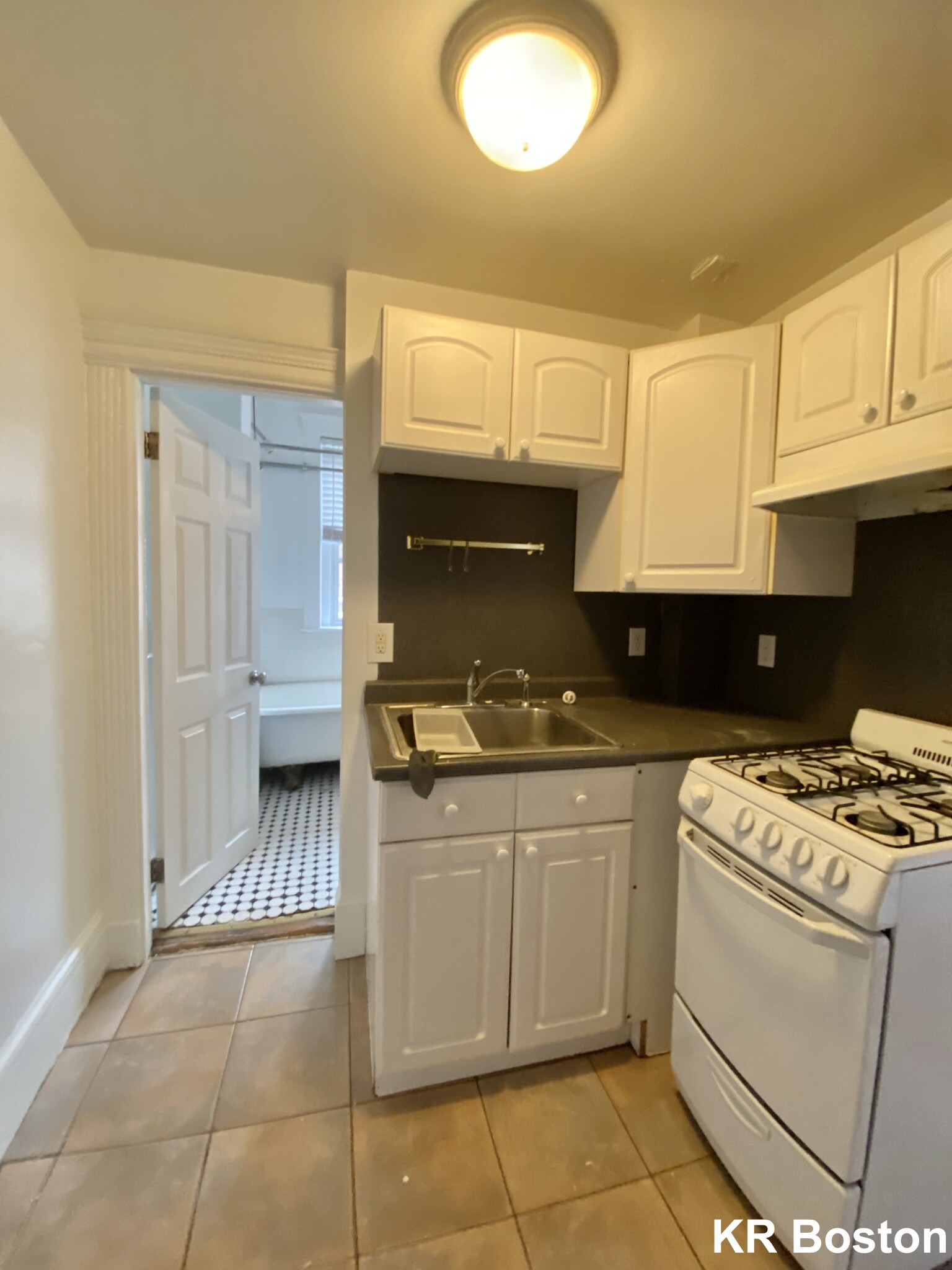 2 bed, 1 bath apartment for rent at 64 Hemenway St Unit 22, Fenway — photo 11 of 12