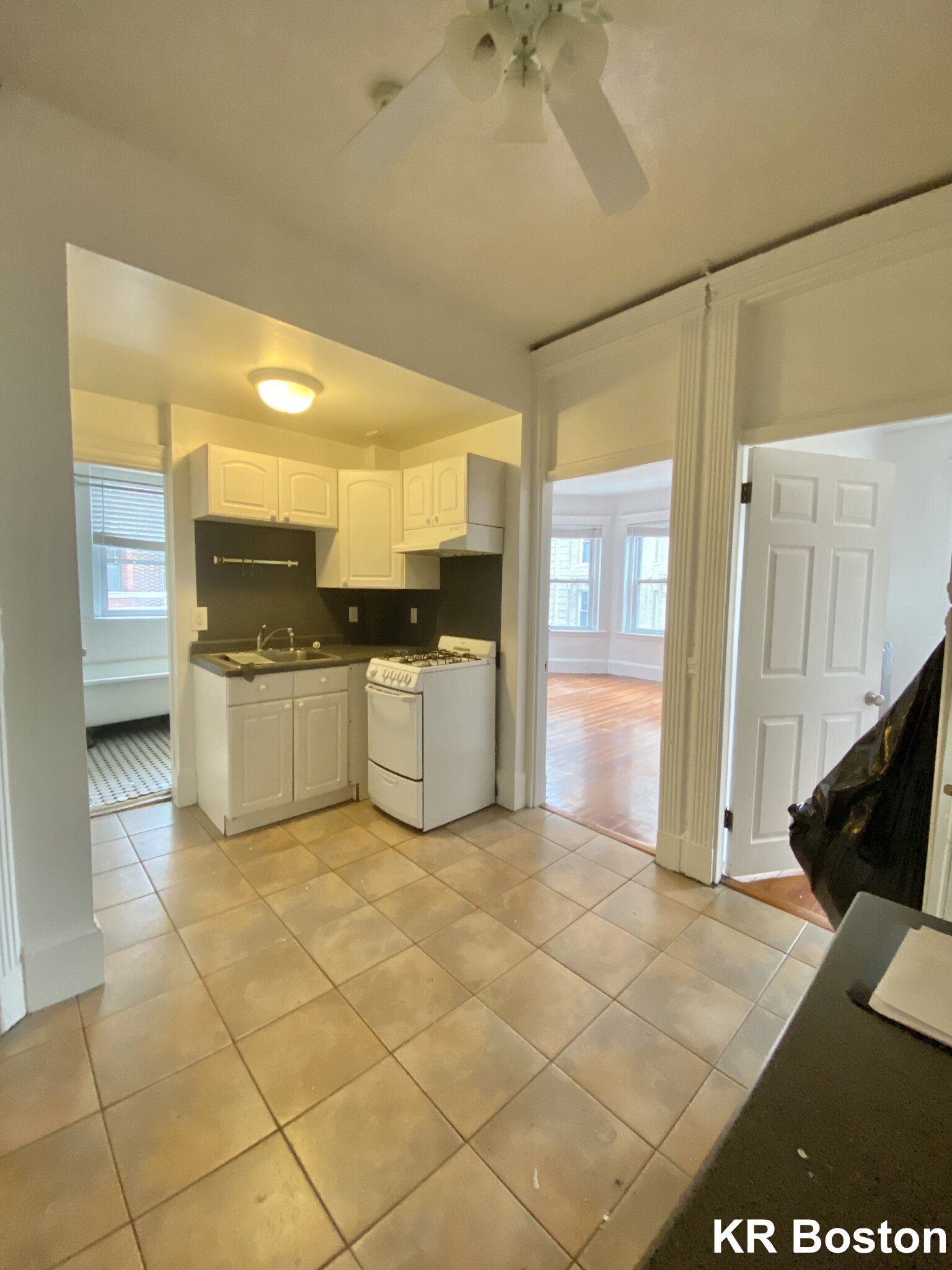 2 bed, 1 bath apartment for rent at 64 Hemenway St Unit 22, Fenway — photo 3 of 12