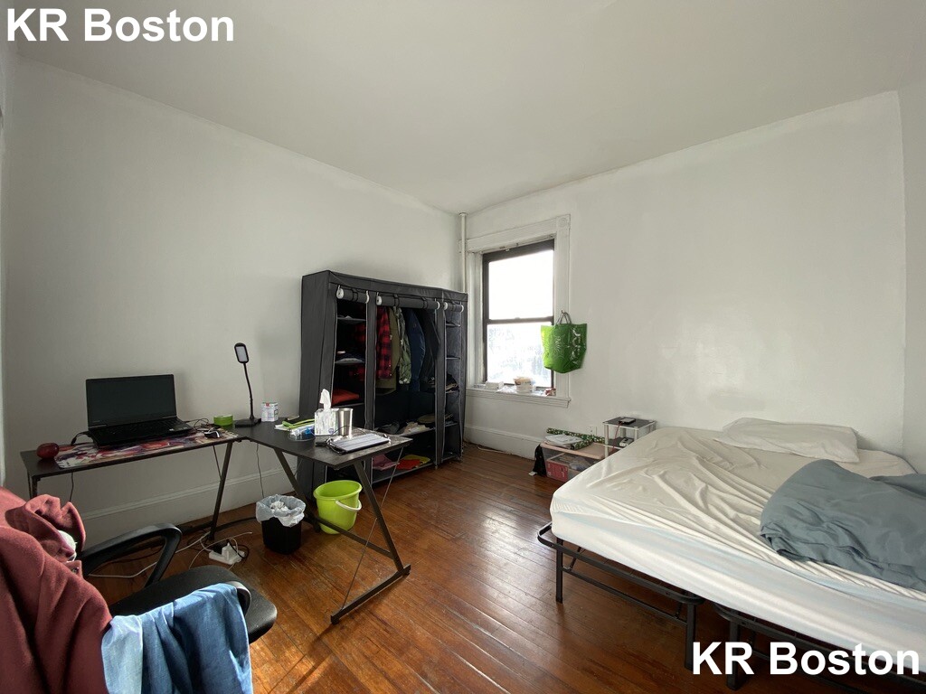 239 Harvard Ave, Allston