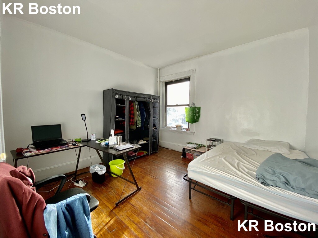 239 Harvard Ave, Allston