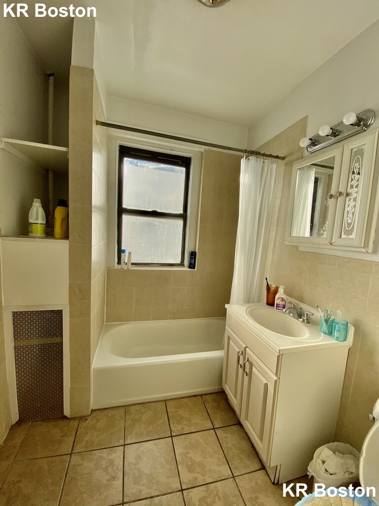 239 Harvard Ave, Allston