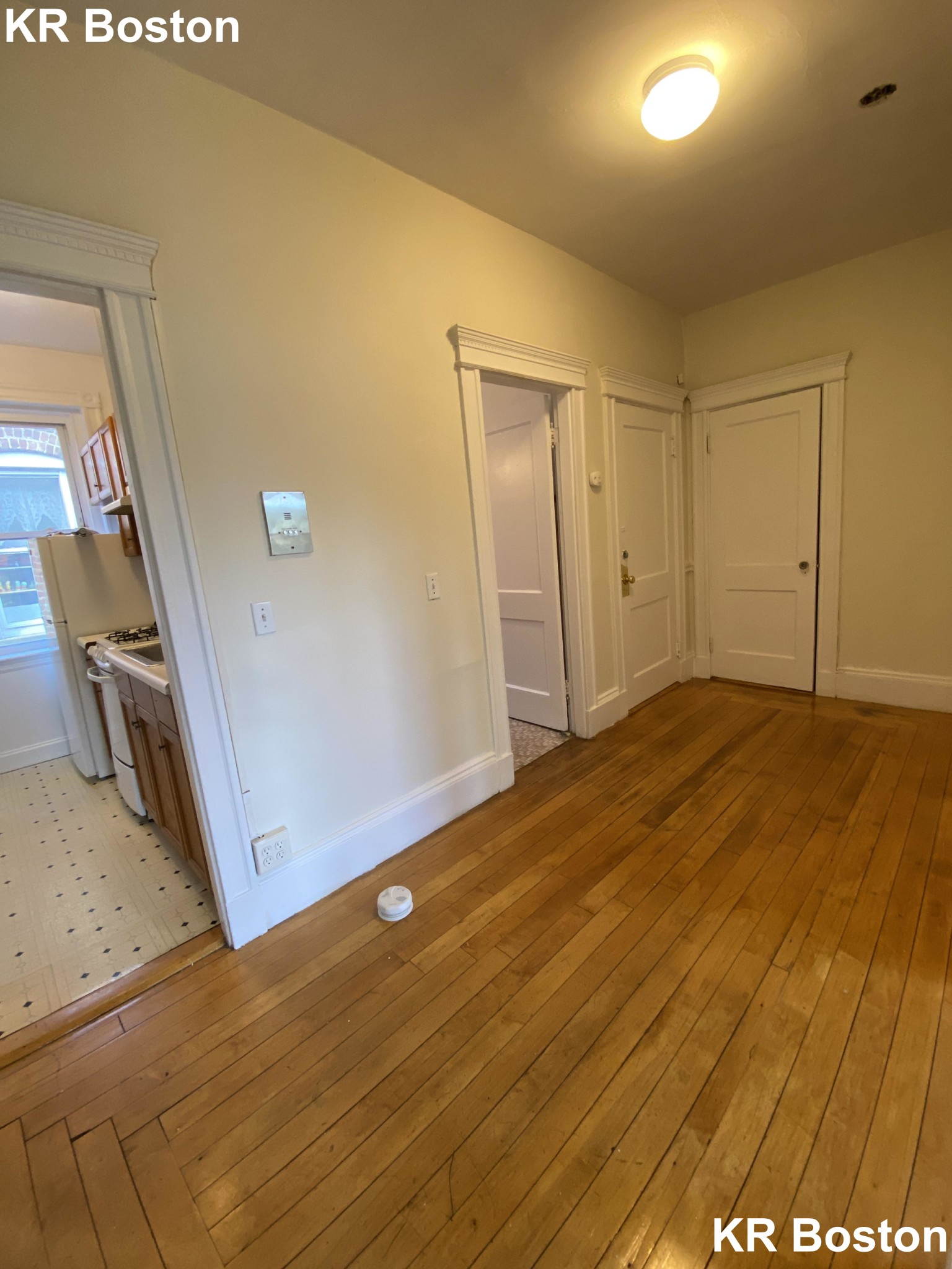 1822 Beacon St, Chestnut Hill