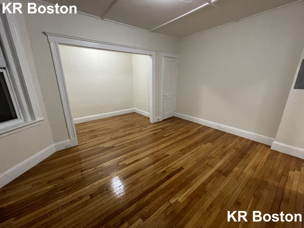 1179 Boylston St, Fenway