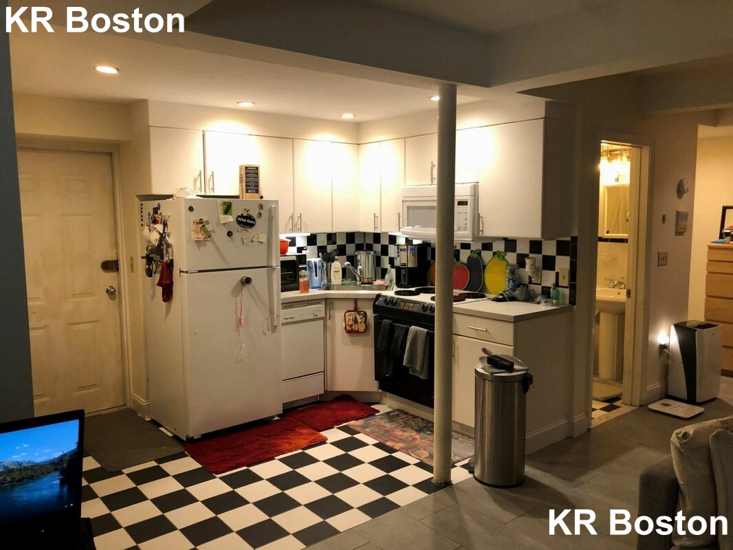 Studio bed, 1 bath apartment for rent at 2 Brimmer St Unit BA, Boston
