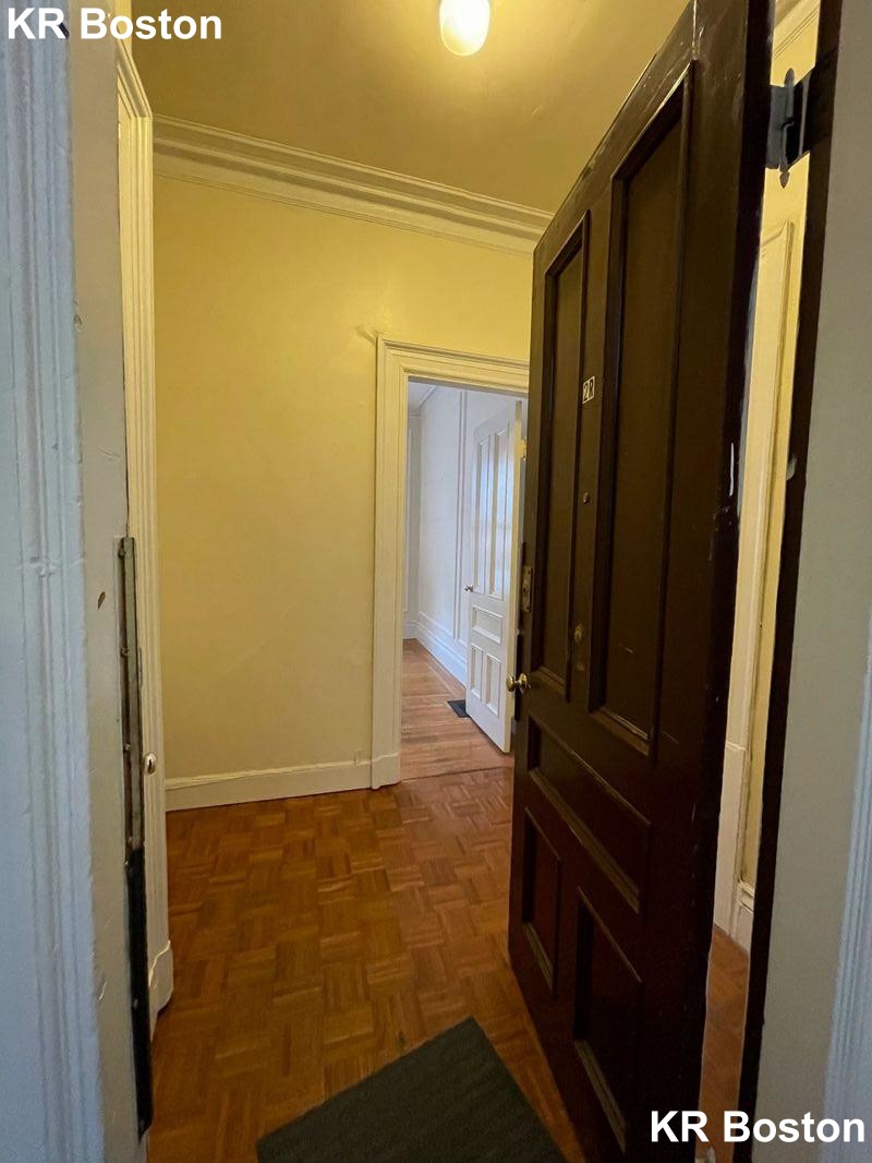 1 bed, 1 bath apartment for rent at 172 Marlborough St Unit 2R, Boston — photo 4 of 8