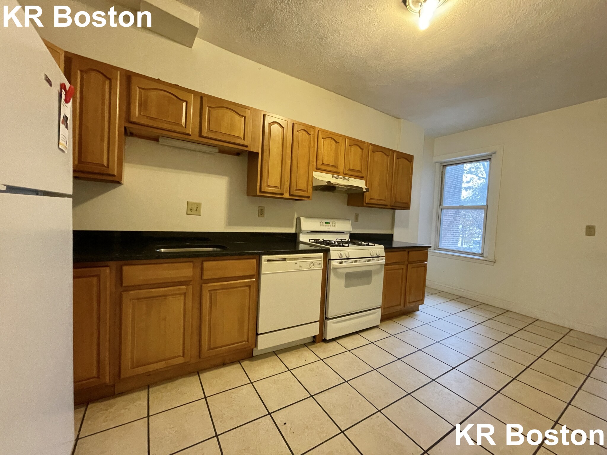 5 bed, 2 bath apartment for rent at 1905 Beacon St Unit 2, Brookline — photo 31 of 50