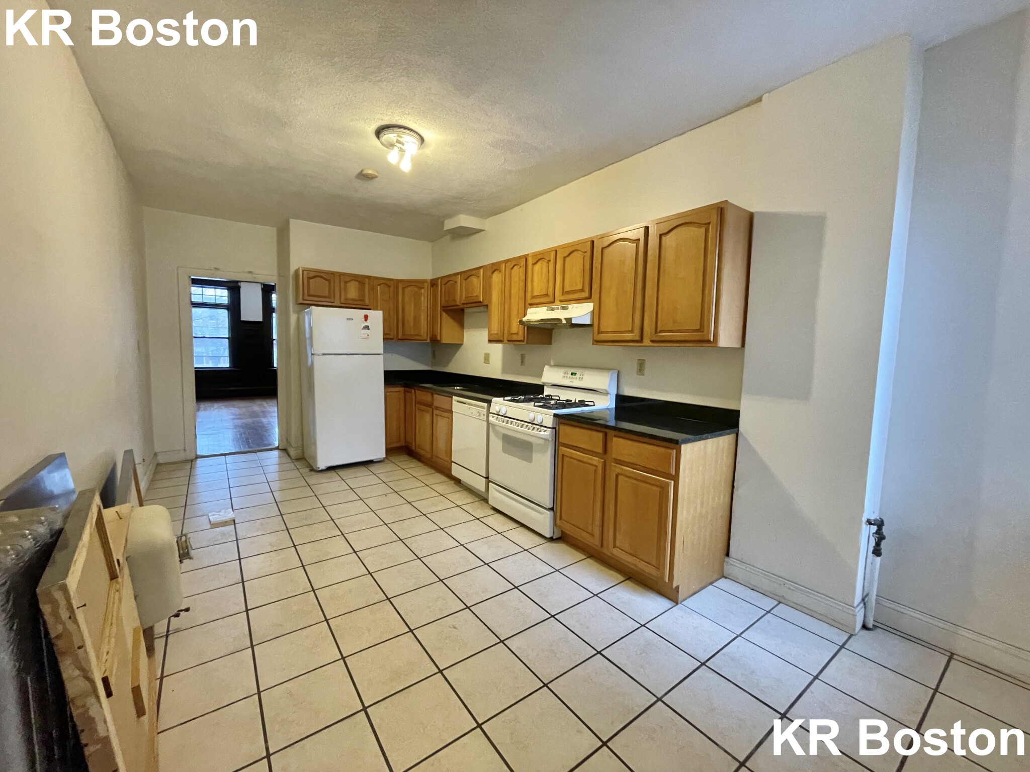 5 bed, 2 bath apartment for rent at 1905 Beacon St Unit 2, Brookline — photo 33 of 50
