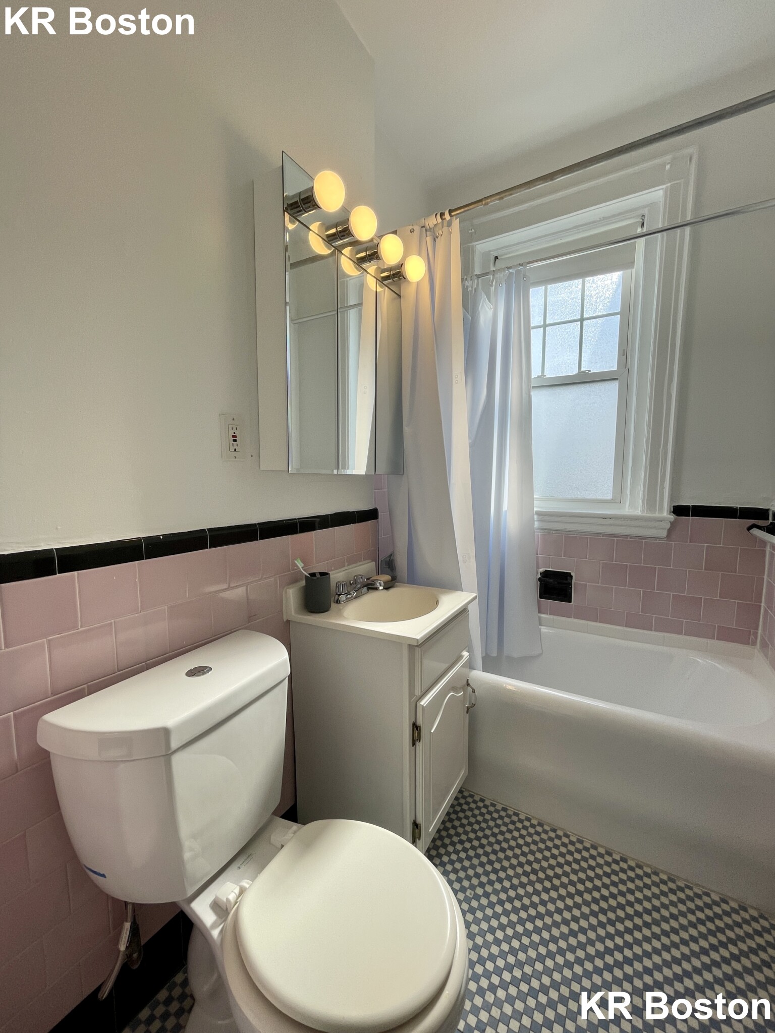 1 bed, 1 bath apartment for rent at 103 Kilsyth Rd Unit 26, Brighton — photo 4 of 15