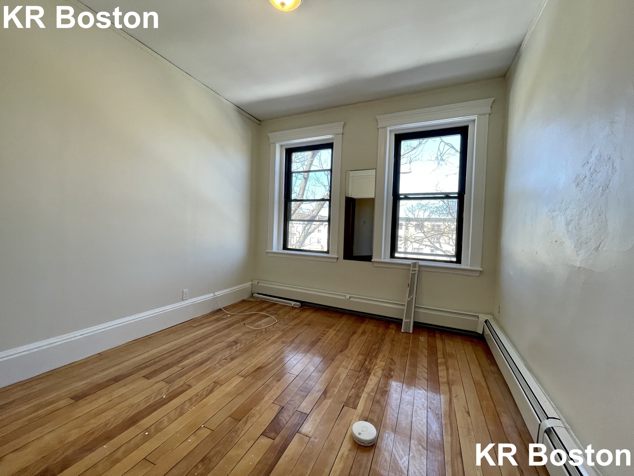 1422 Commonwealth Ave, Brighton