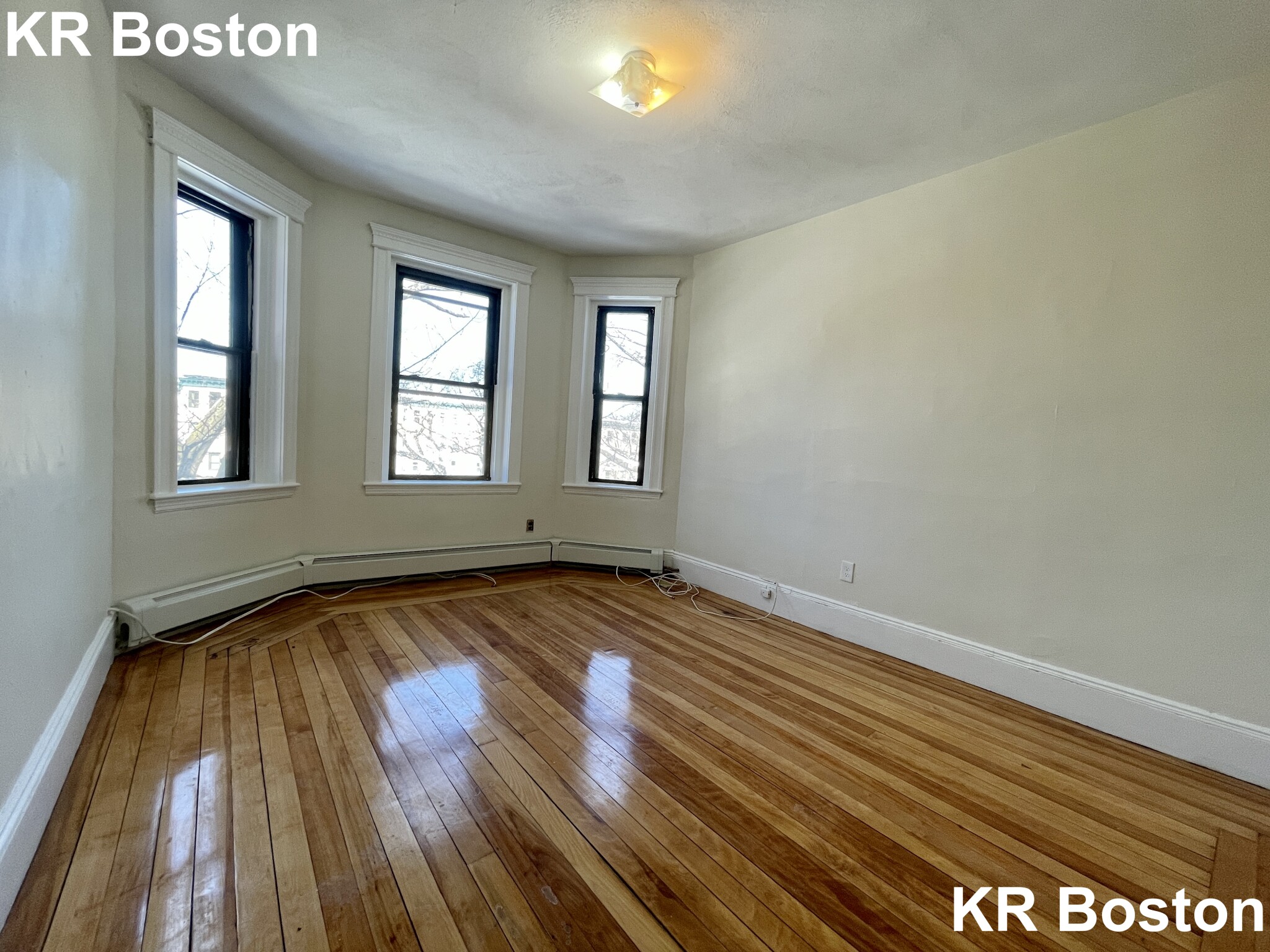 1422 Commonwealth Ave, Brighton