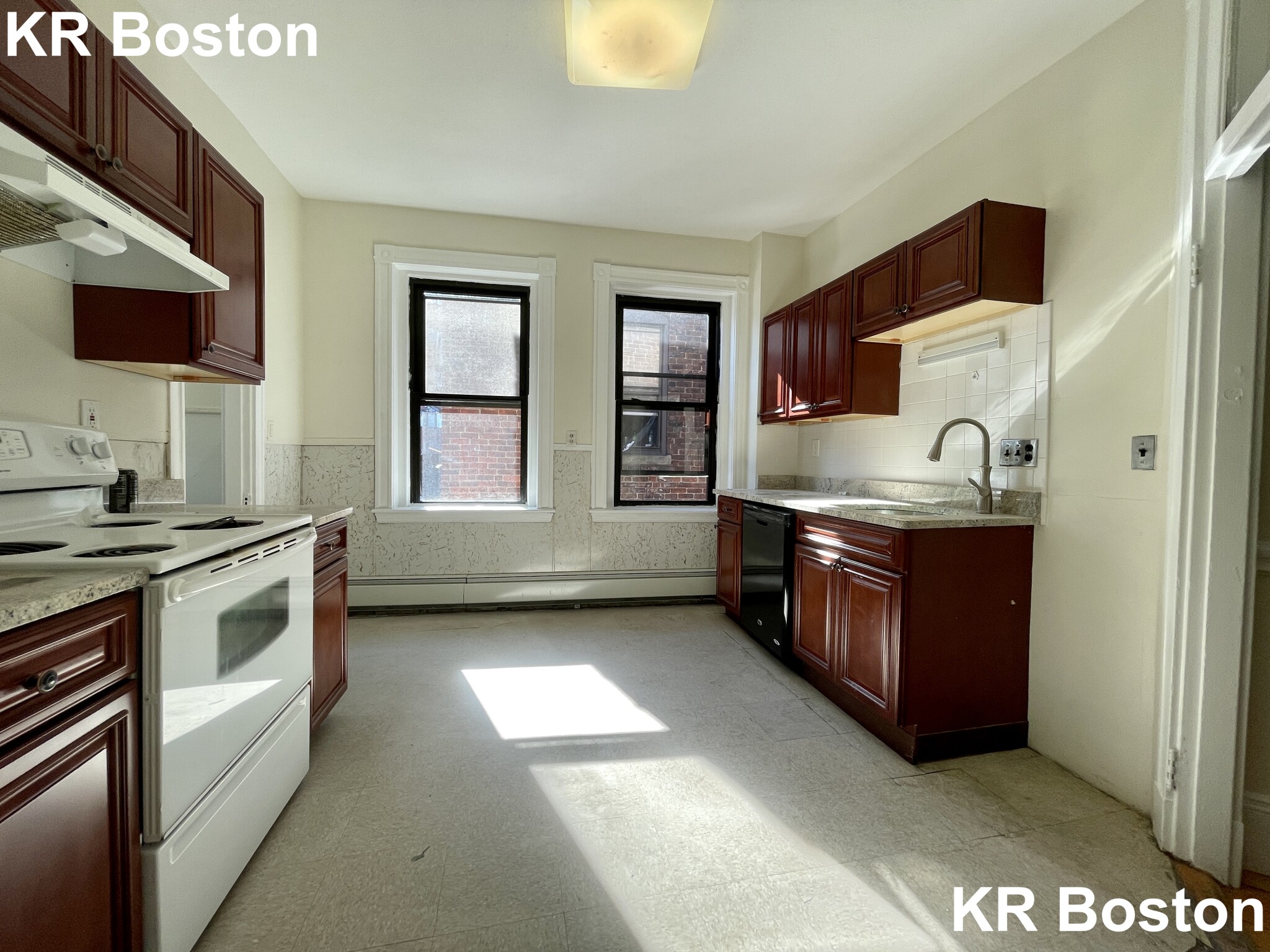 1422 Commonwealth Ave, Brighton