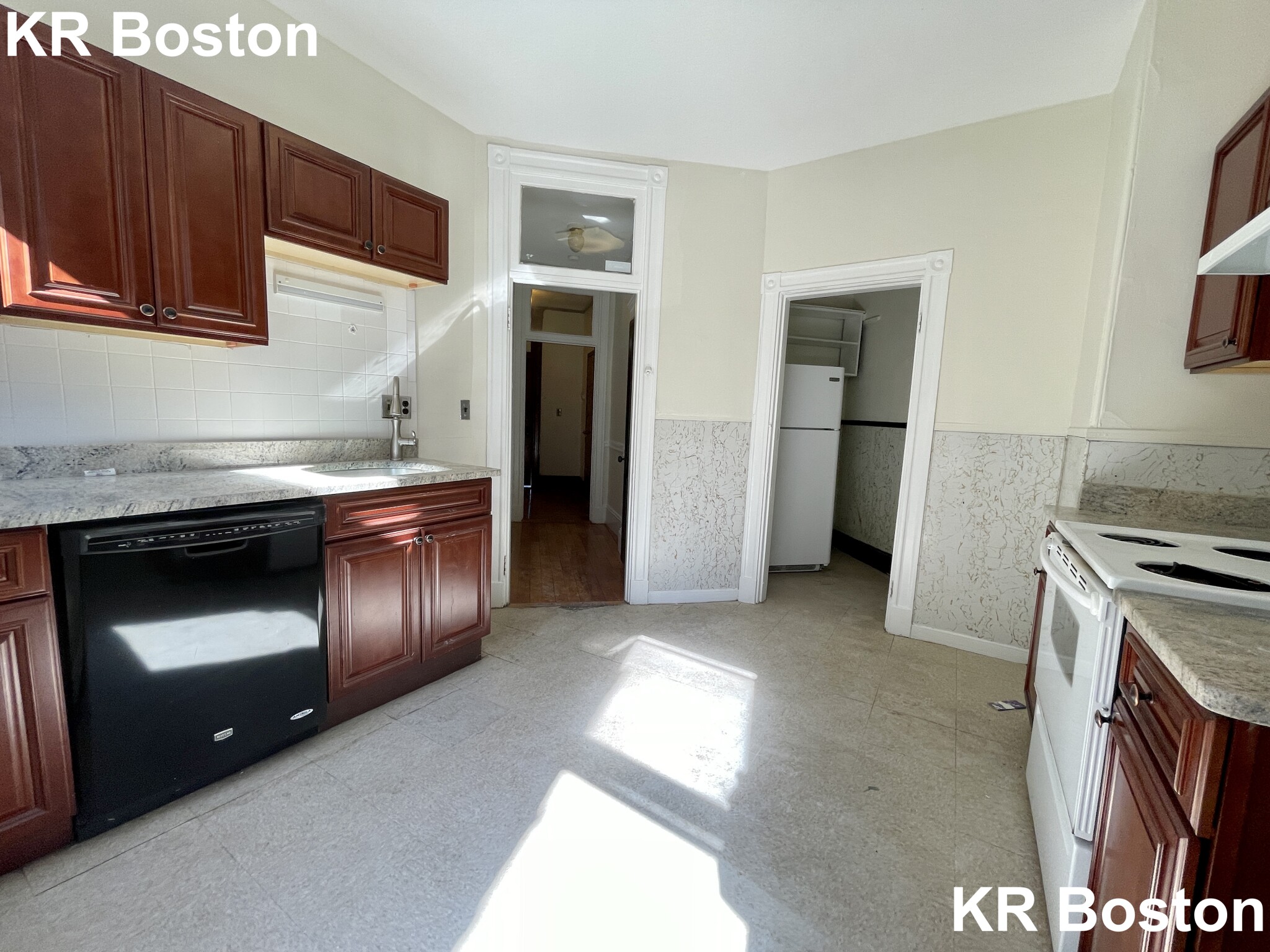 1422 Commonwealth Ave, Brighton