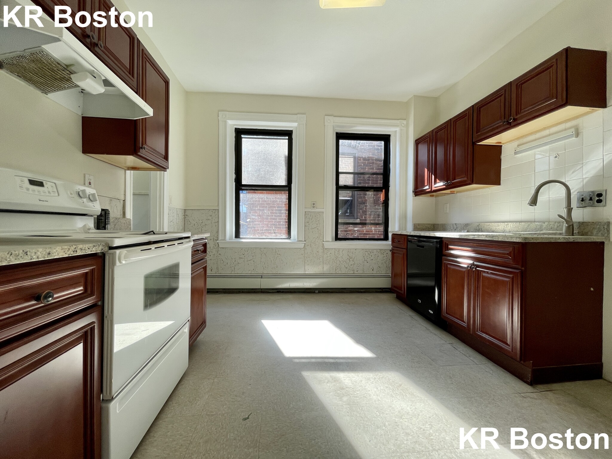 1422 Commonwealth Ave, Brighton