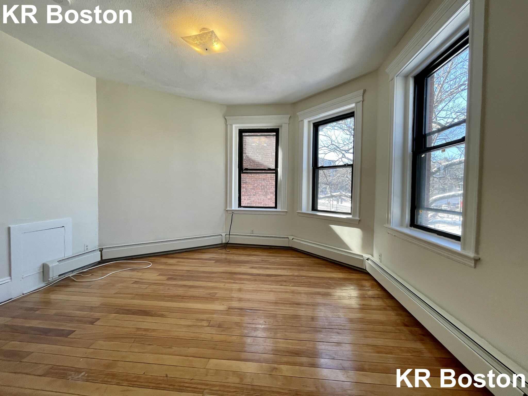 1422 Commonwealth Ave, Brighton