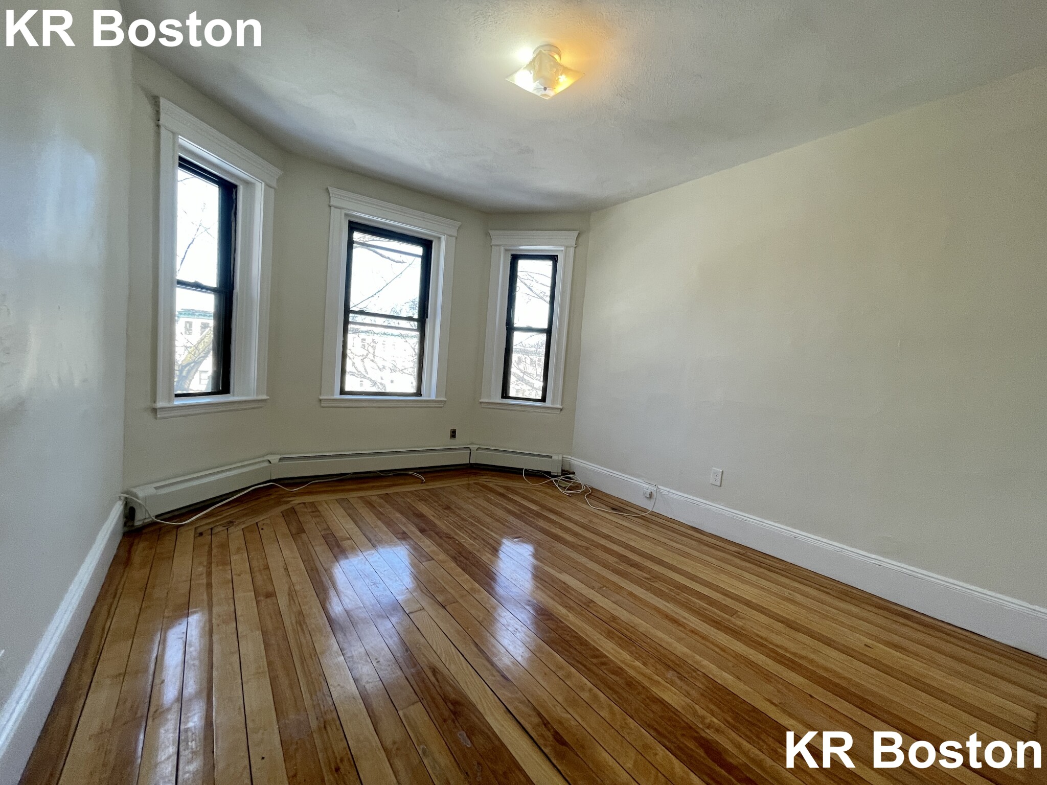 1422 Commonwealth Ave, Brighton