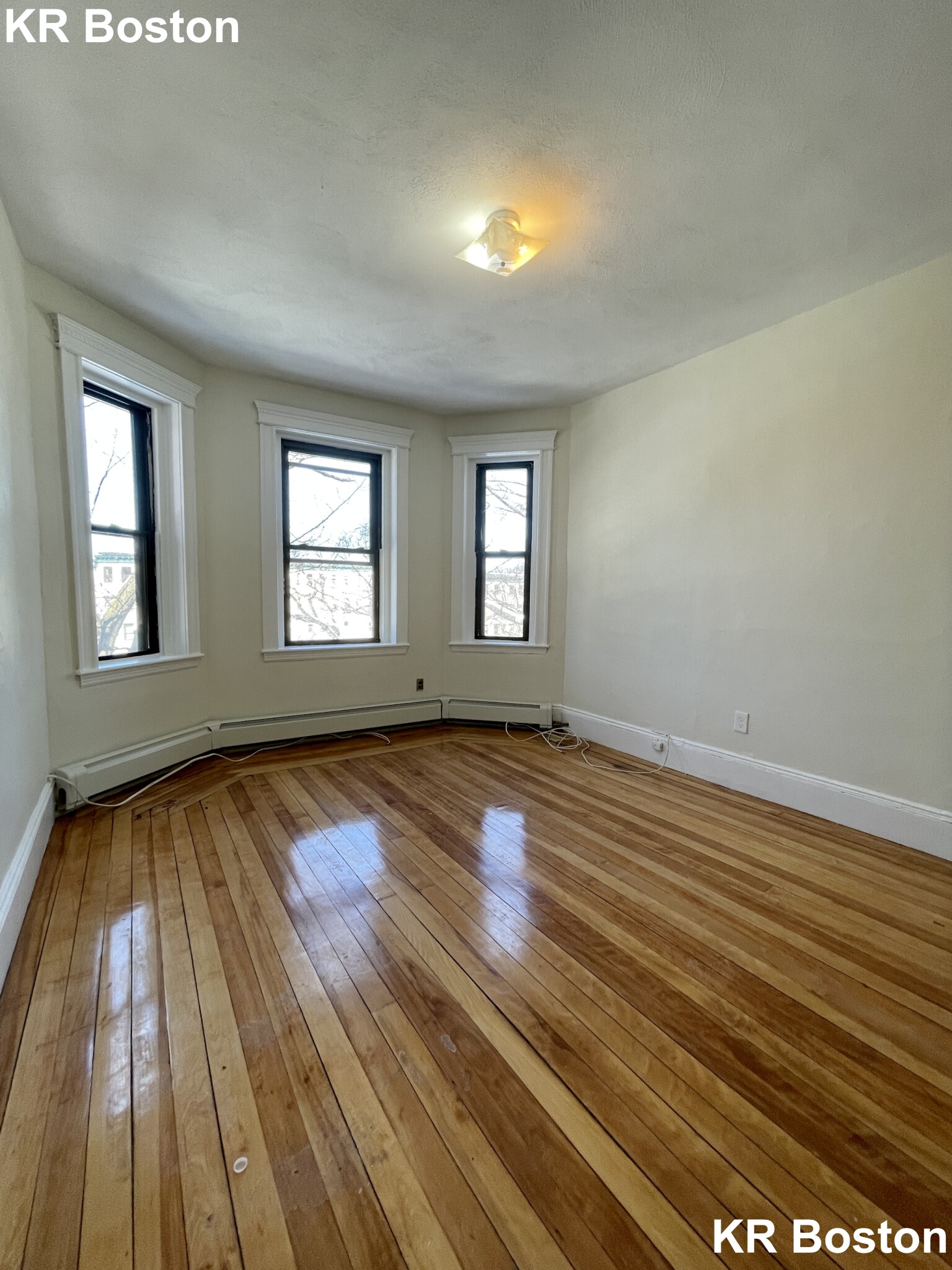 1422 Commonwealth Ave, Brighton