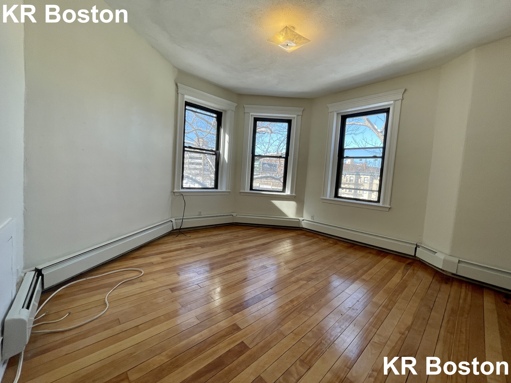 1422 Commonwealth Ave, Brighton