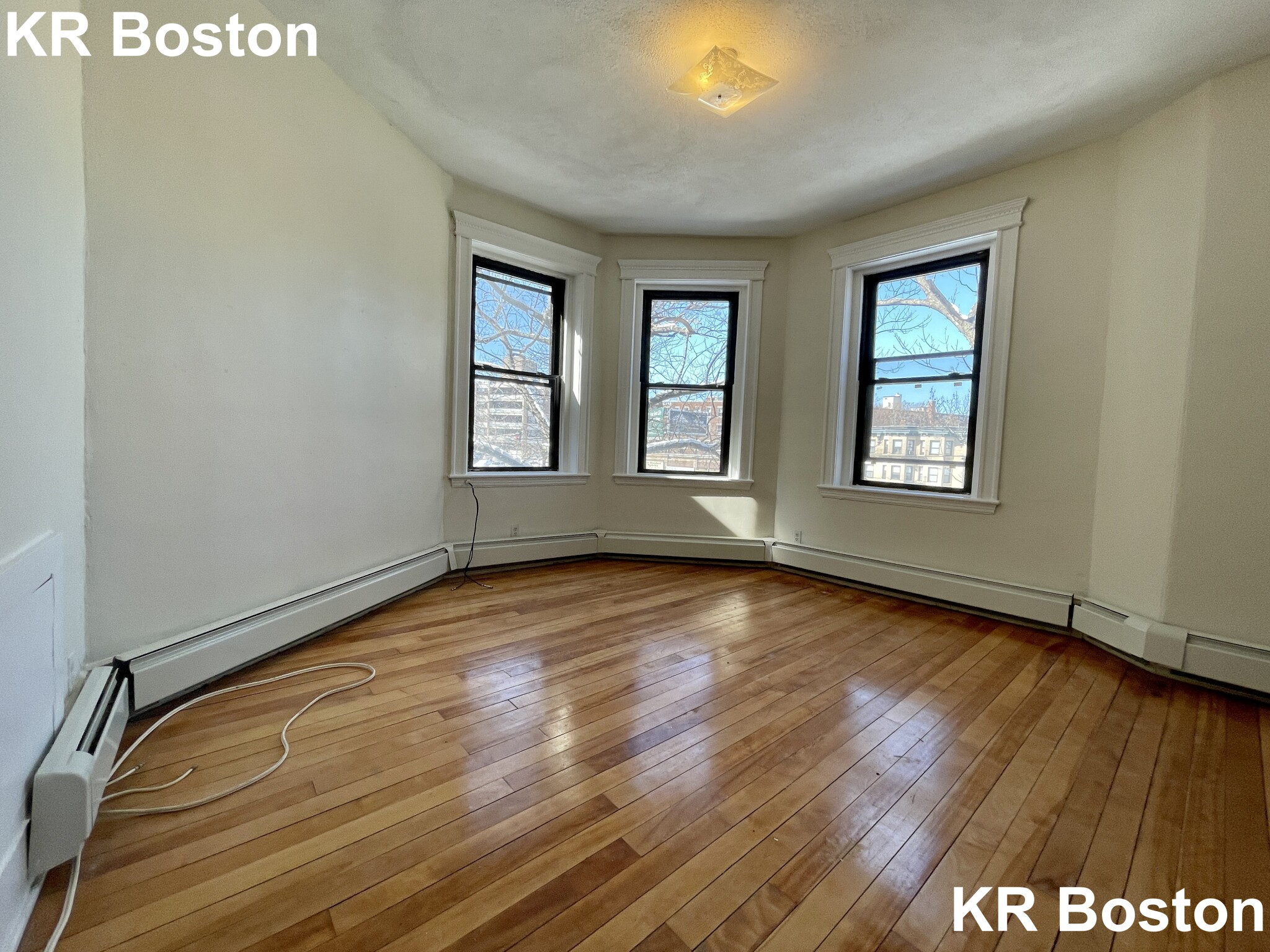 1422 Commonwealth Ave, Brighton